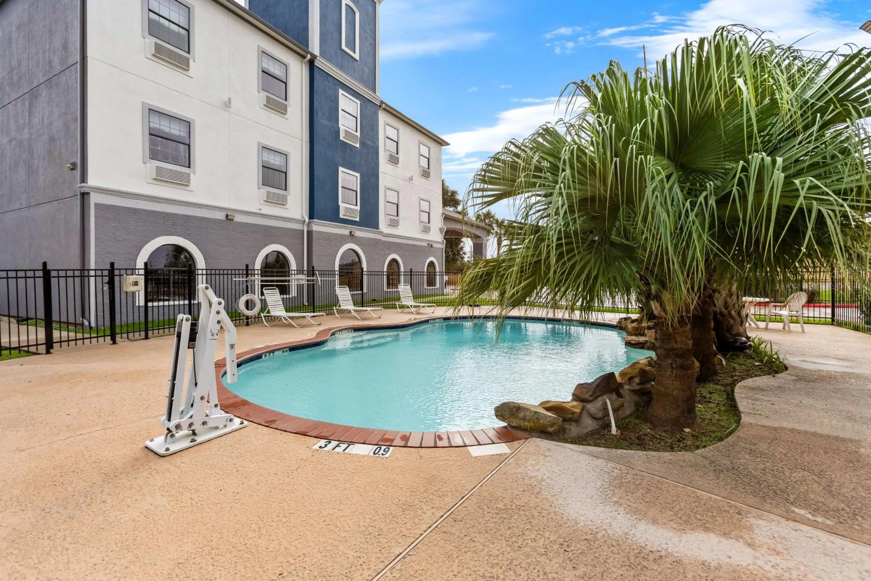 Pool view in Econo Lodge Inn & Suites Beaumont