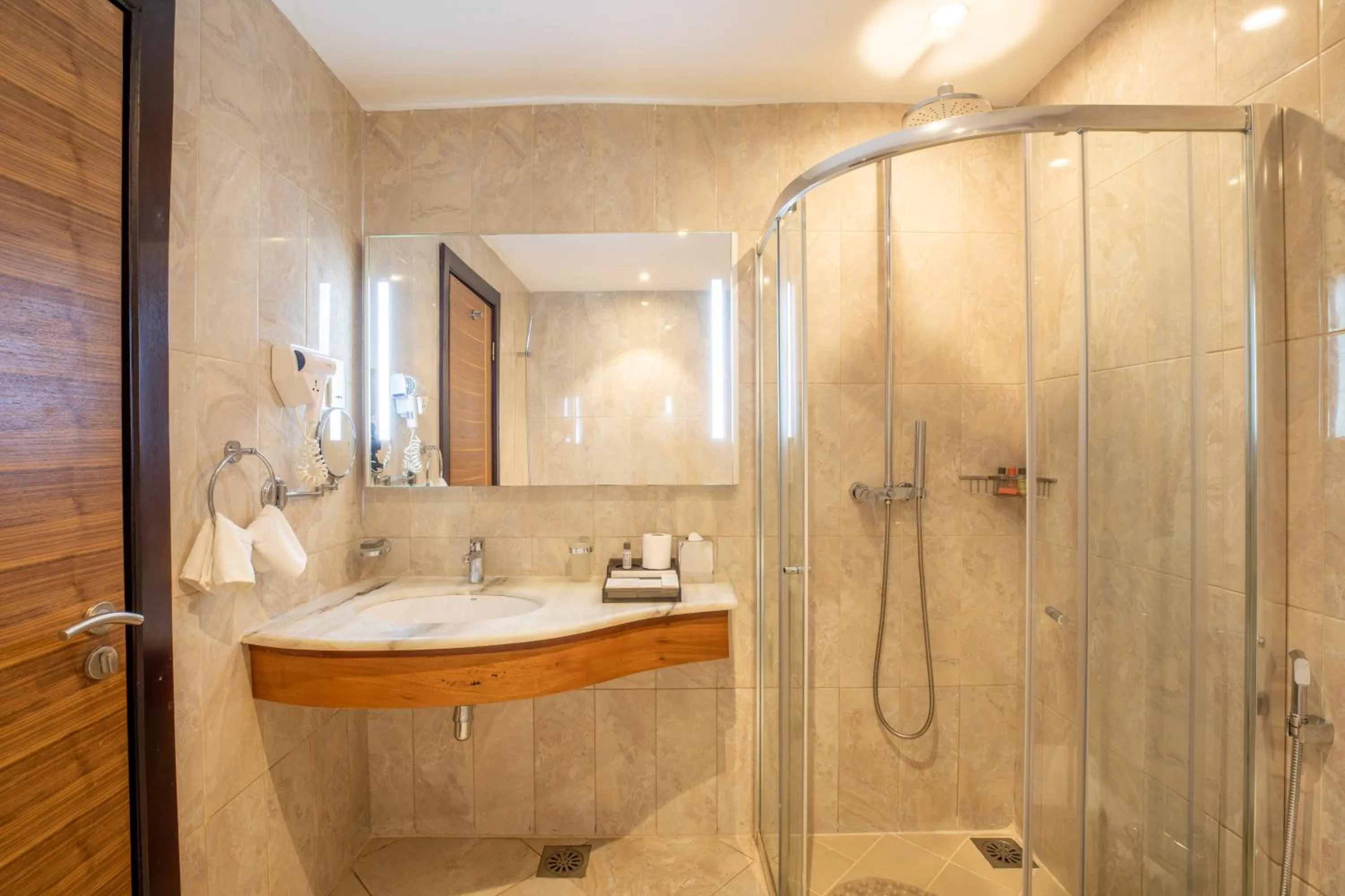 Shower in Golden Tulip Canaan Kampala