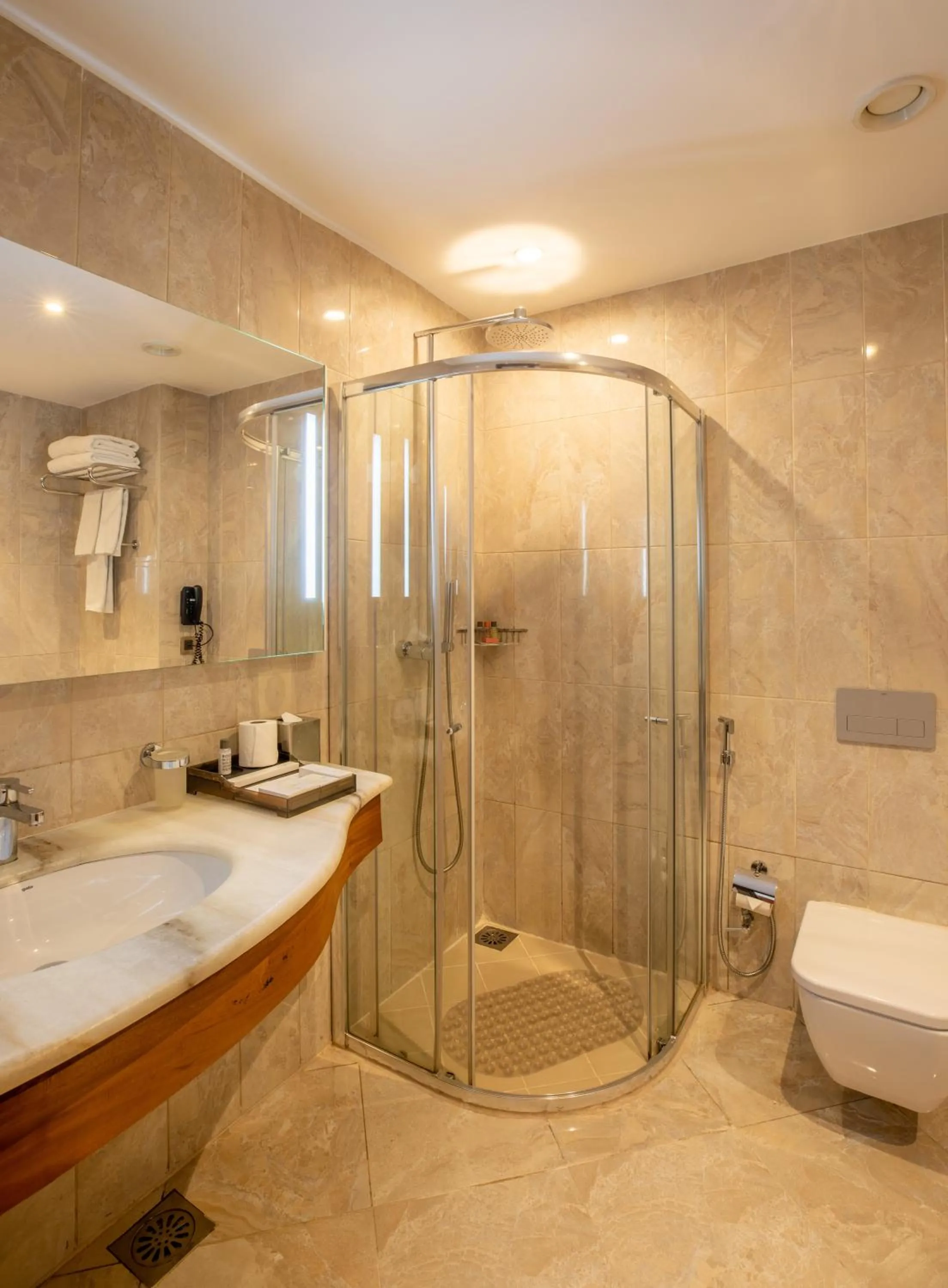 Shower in Golden Tulip Canaan Kampala