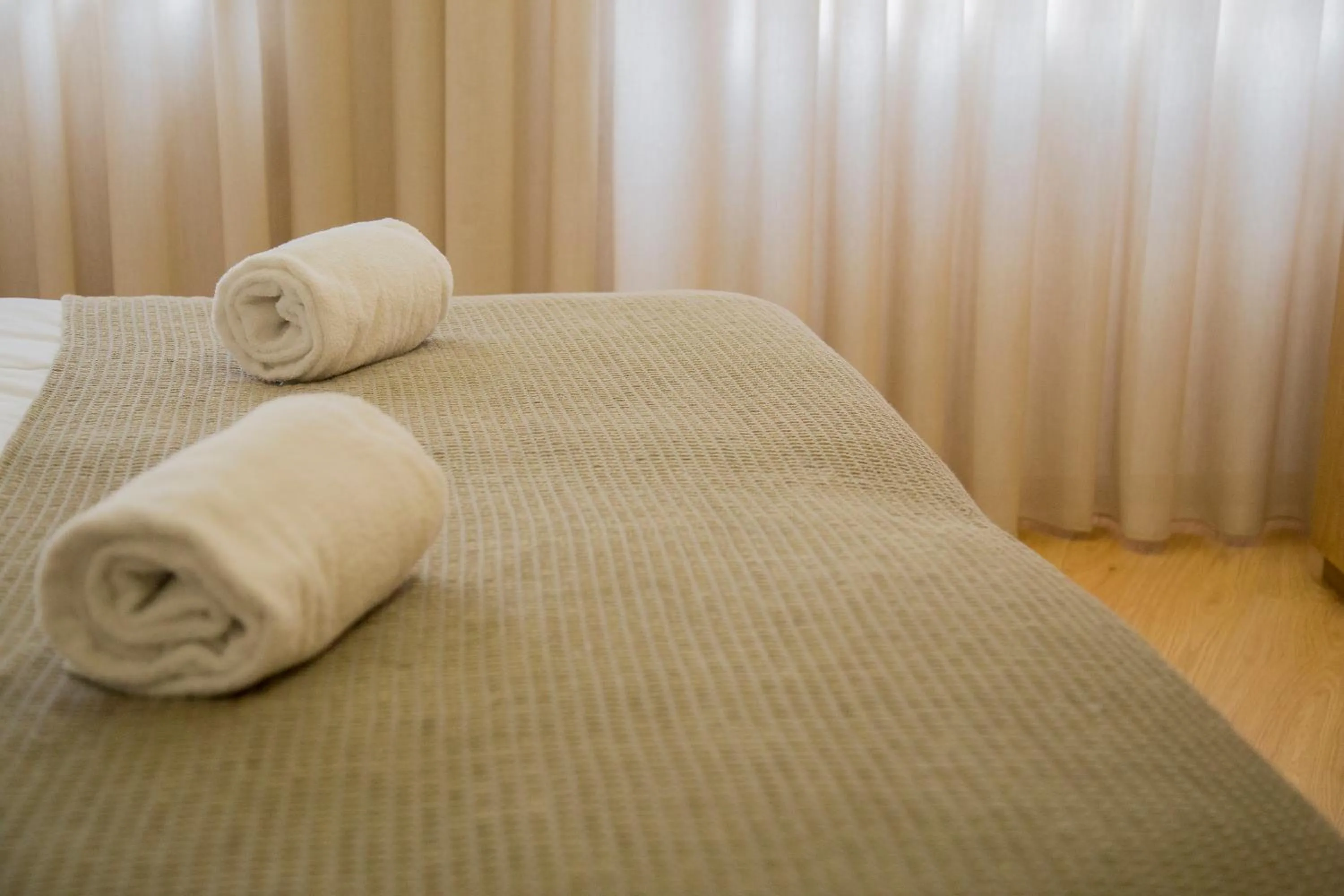 Bedroom, Bed in Spot Apartments Trindade