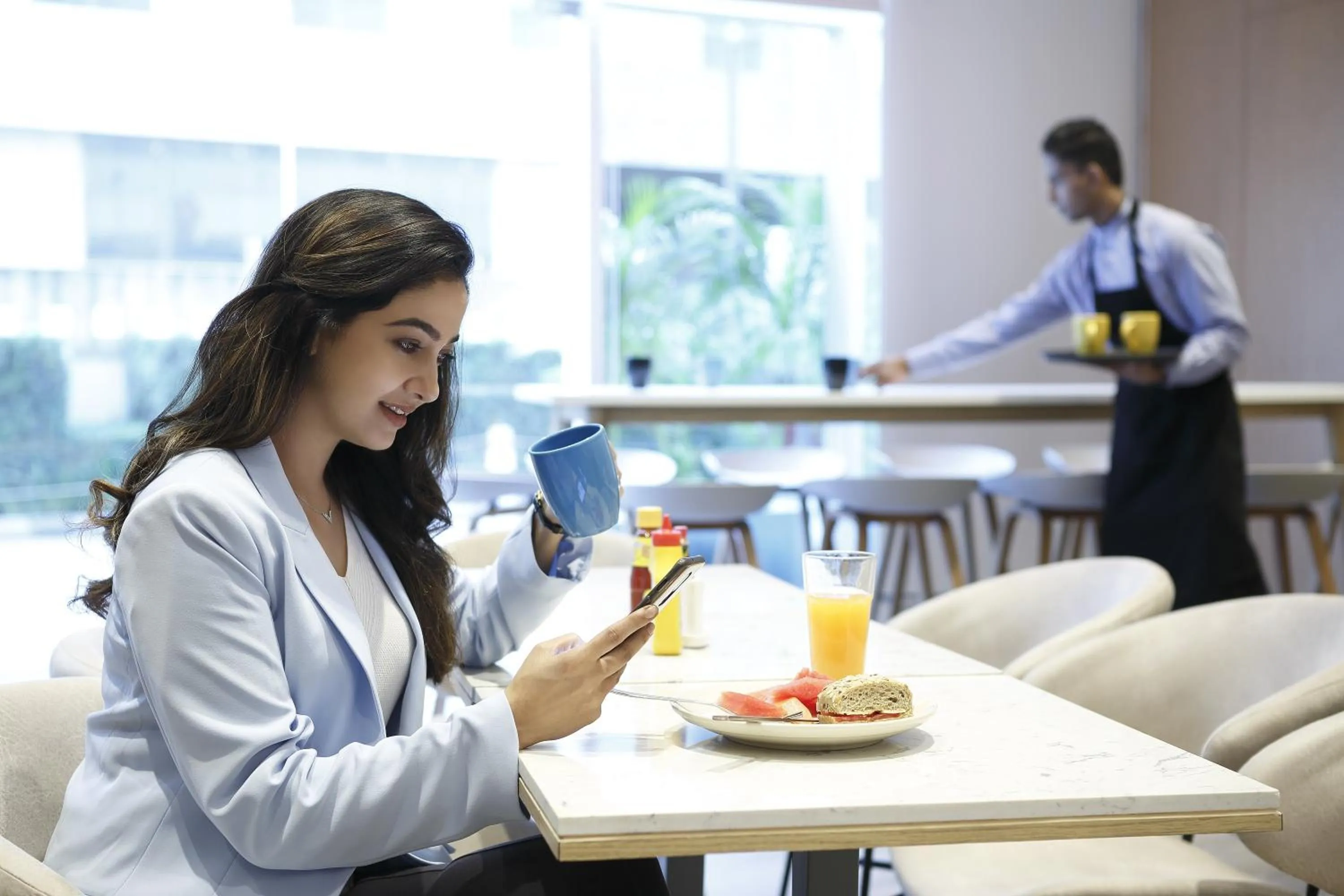 Restaurant/places to eat in Holiday Inn Express Hyderabad Banjara Hills by IHG