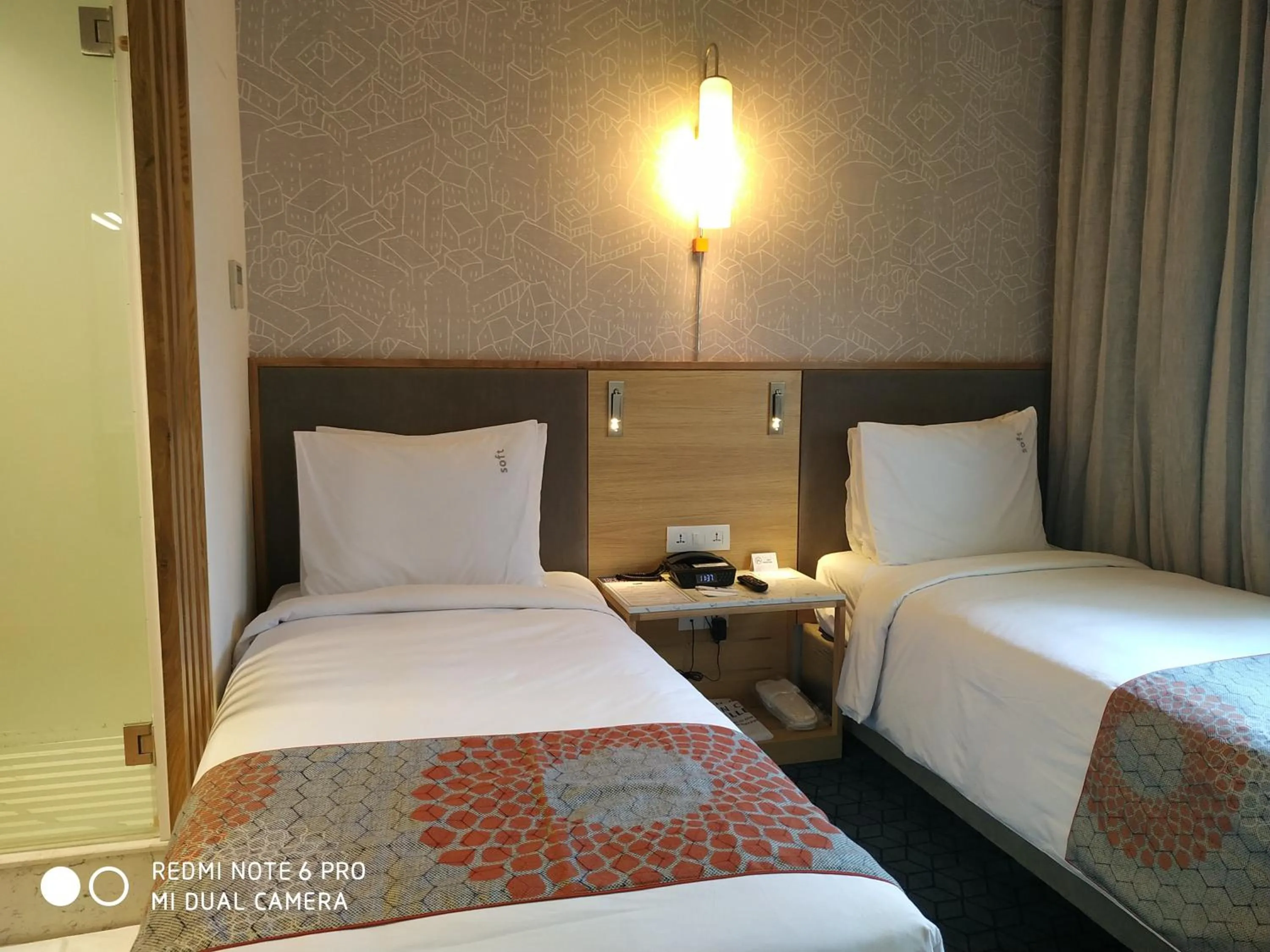 Photo of the whole room, Bed in Holiday Inn Express Hyderabad Banjara Hills by IHG