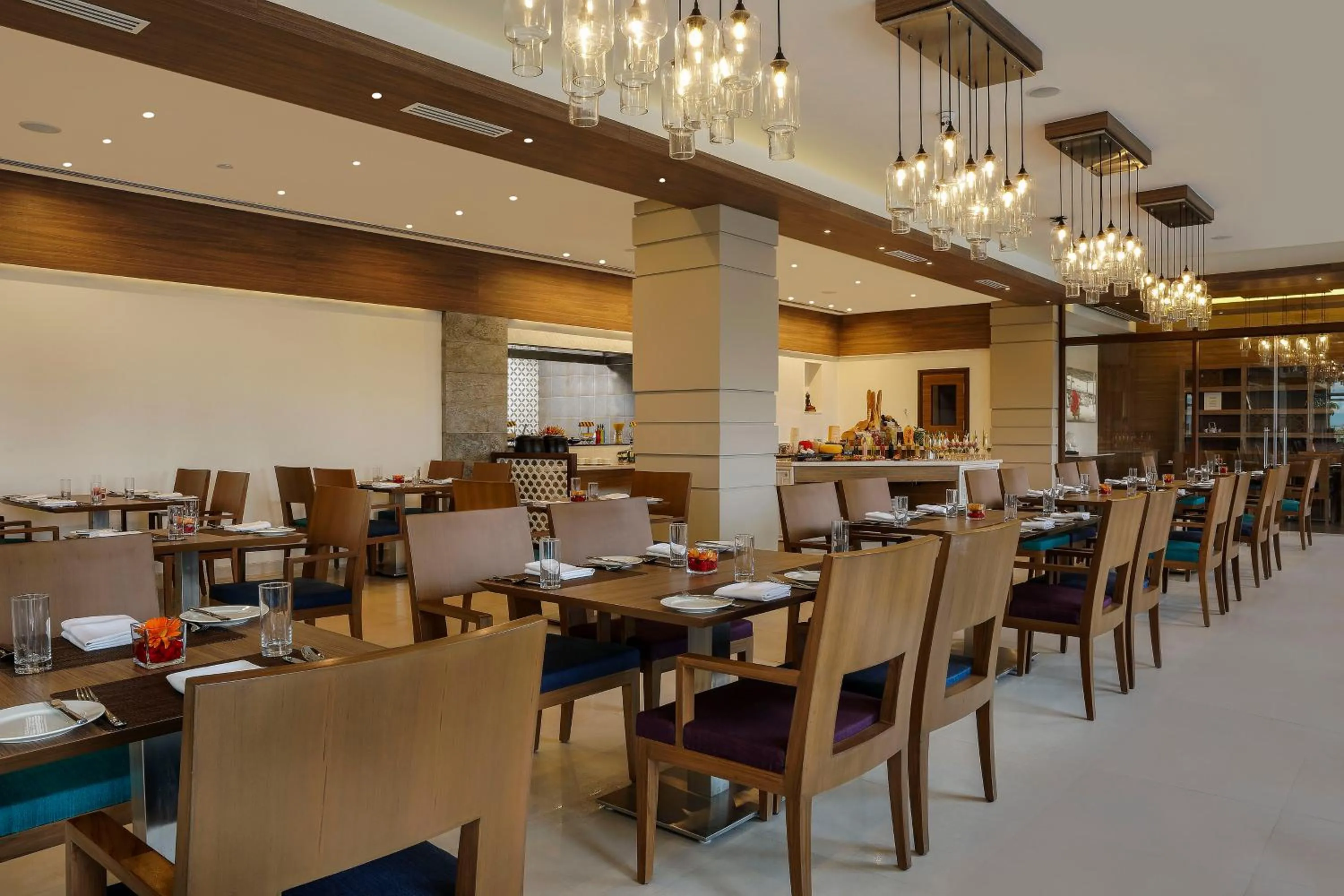 Restaurant/places to eat in Mercure Chennai Sriperumbudur