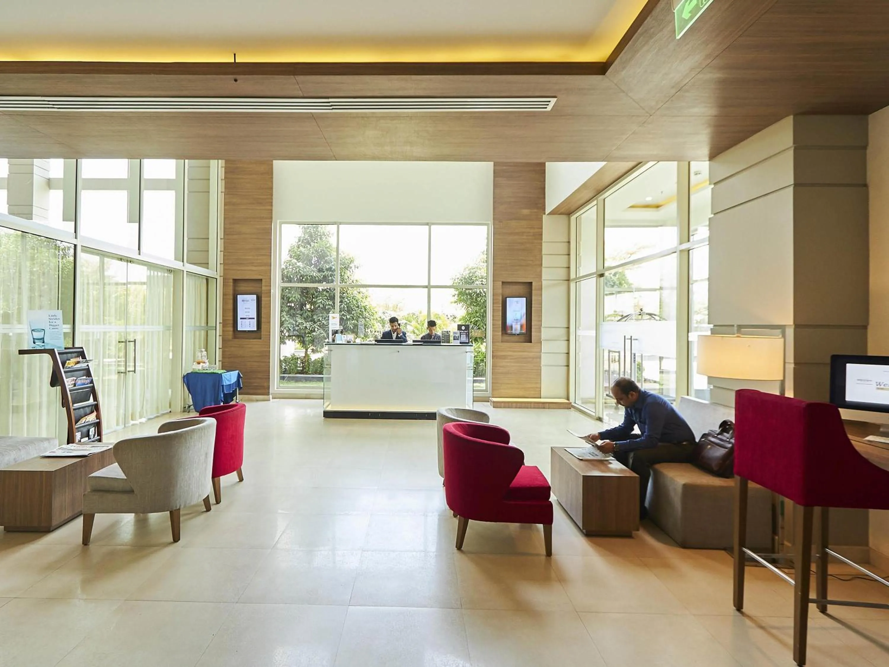 Lobby or reception in Mercure Chennai Sriperumbudur