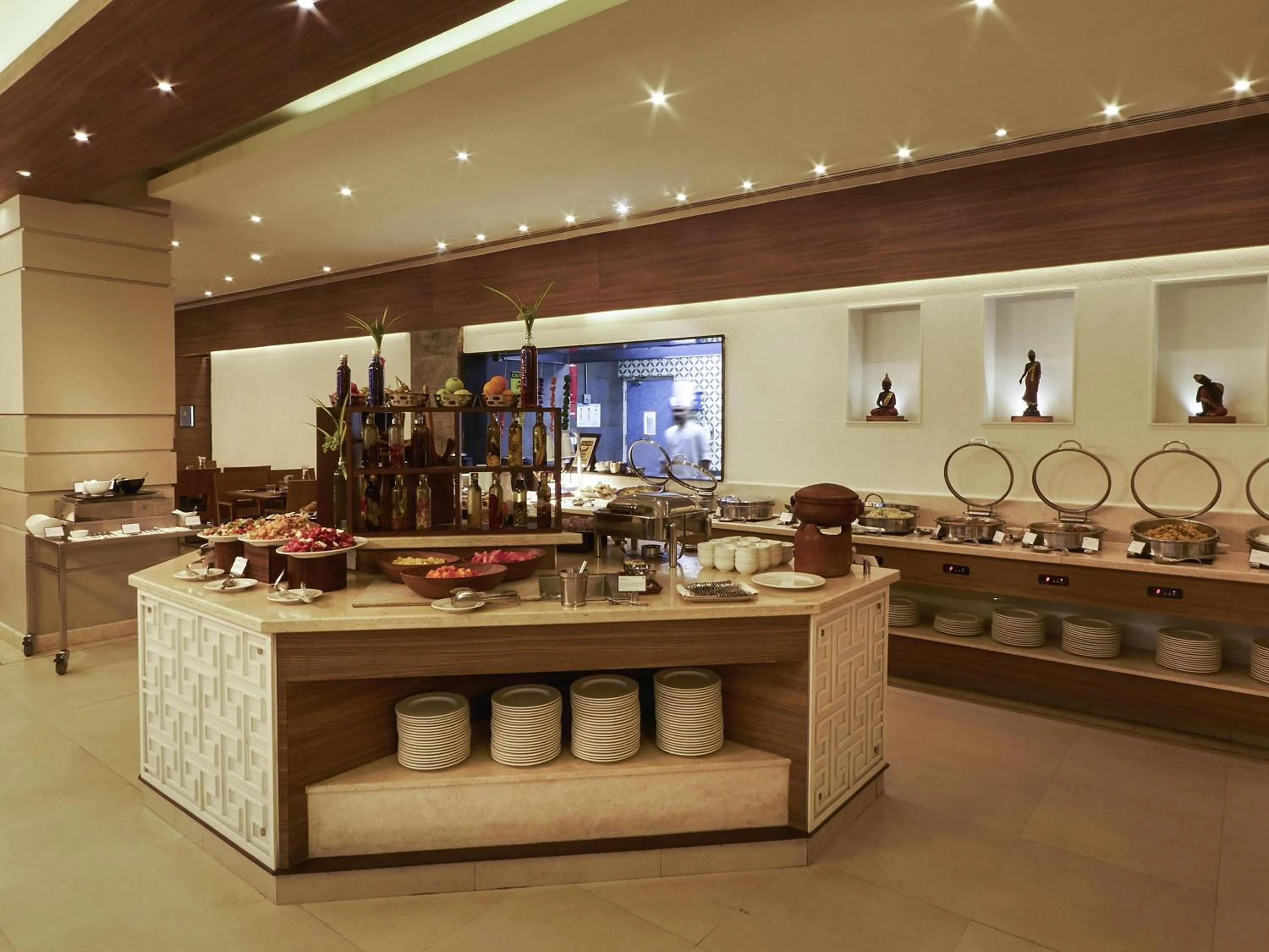 Restaurant/places to eat in Mercure Chennai Sriperumbudur