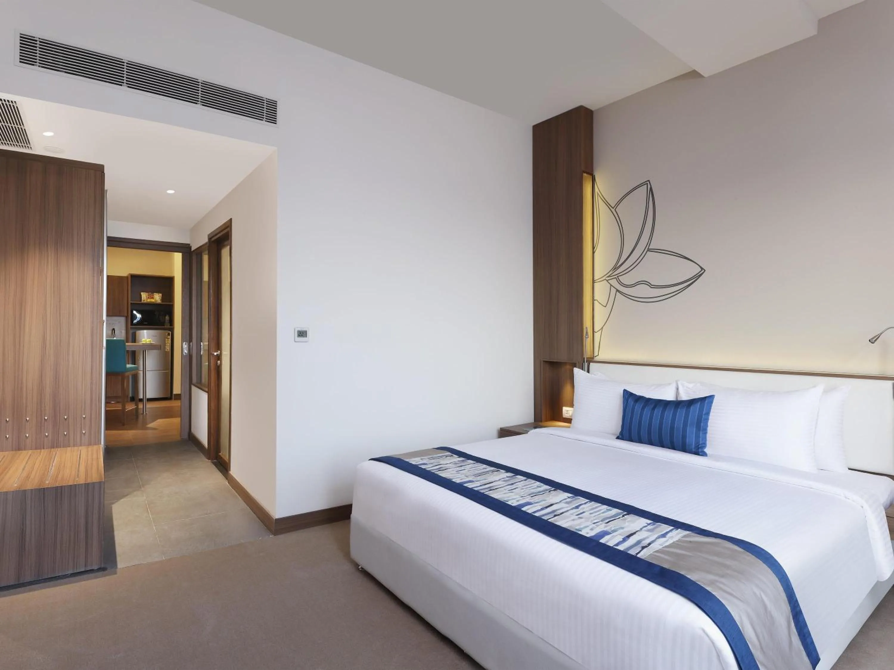 Bedroom, Bed in Mercure Chennai Sriperumbudur