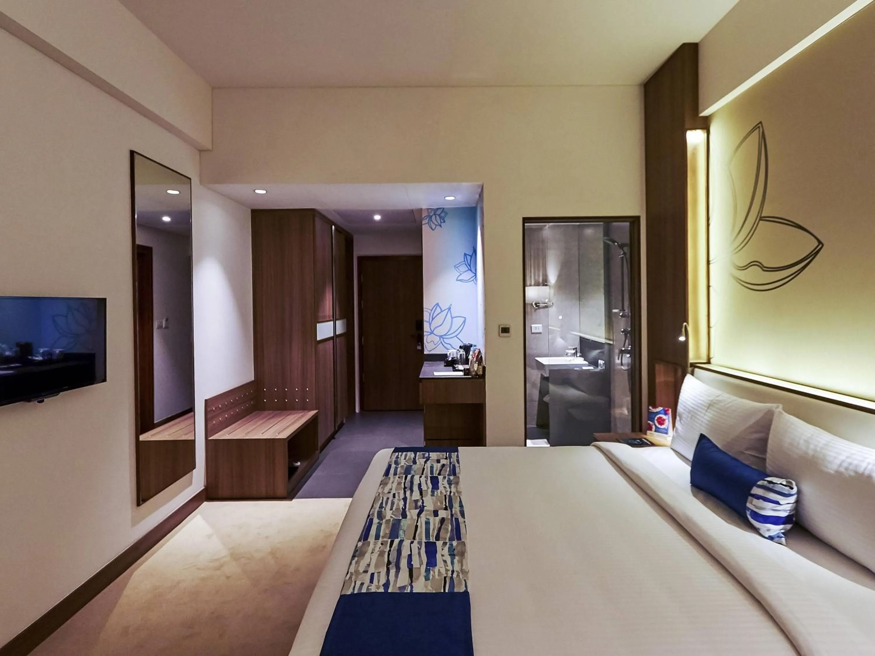 Bedroom, Bed in Mercure Chennai Sriperumbudur