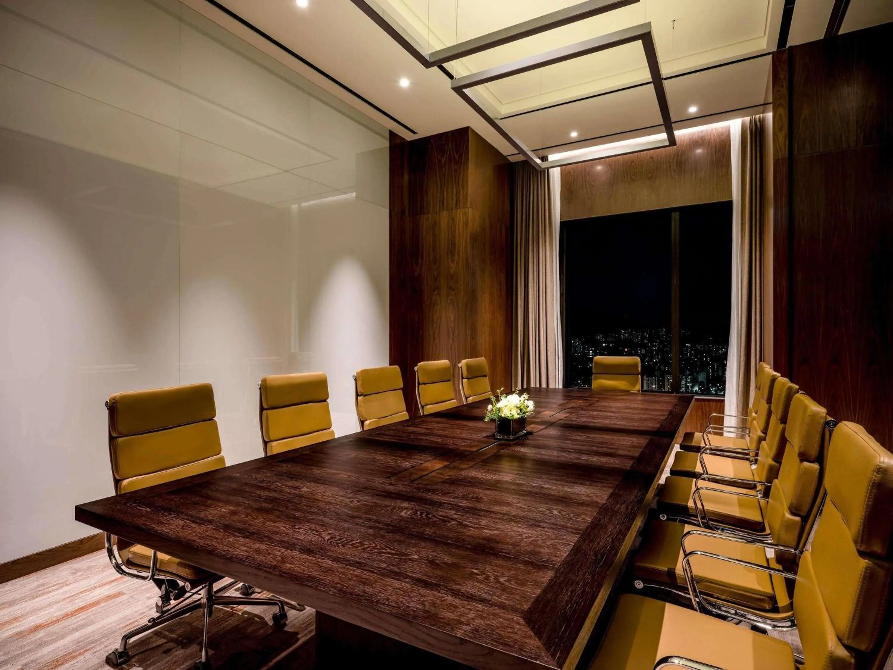 Meeting/conference room in Grand Mercure Ambassador Hotel and Residences Seoul Yongsan