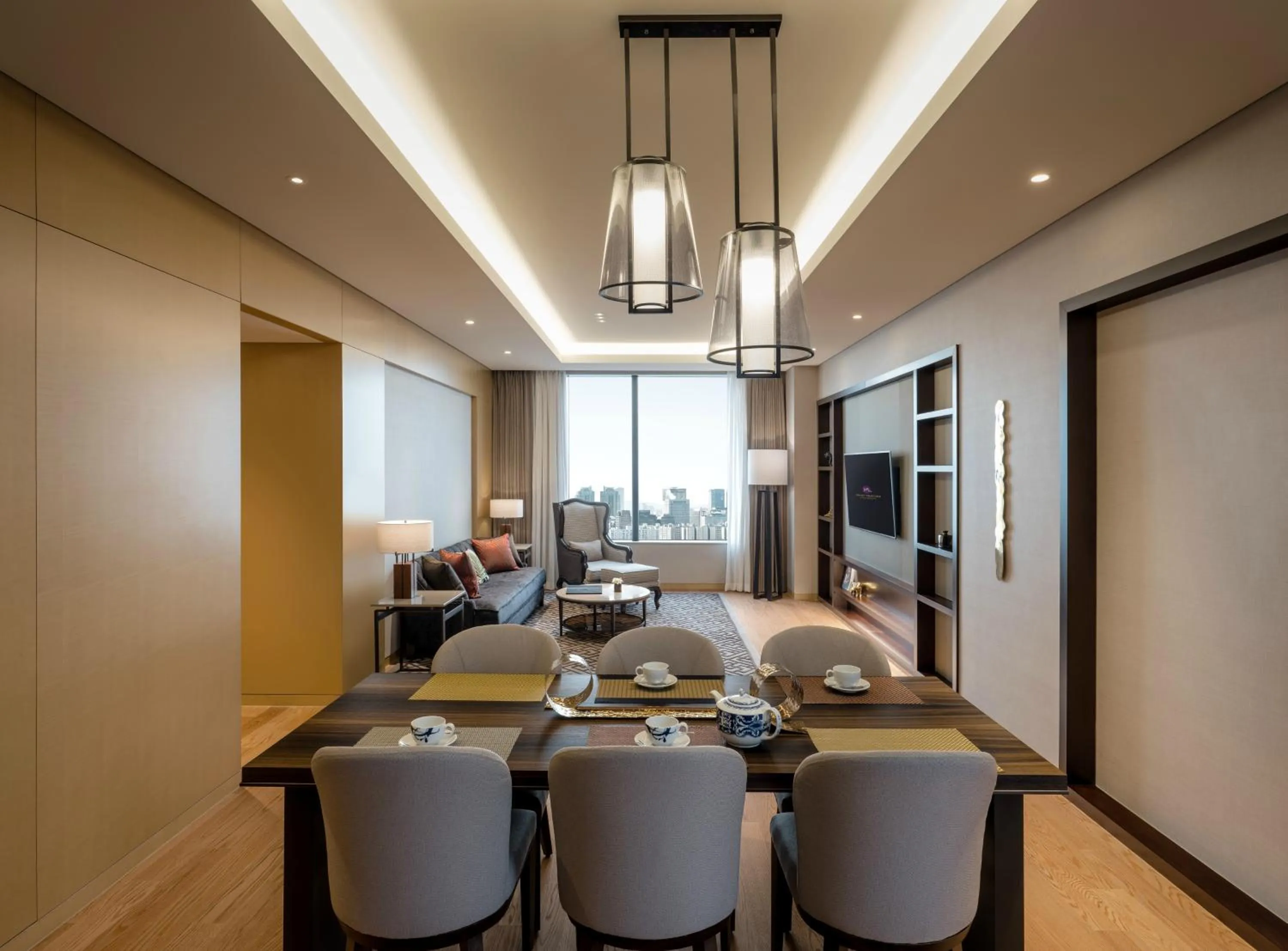 Dining area in Grand Mercure Ambassador Hotel and Residences Seoul Yongsan