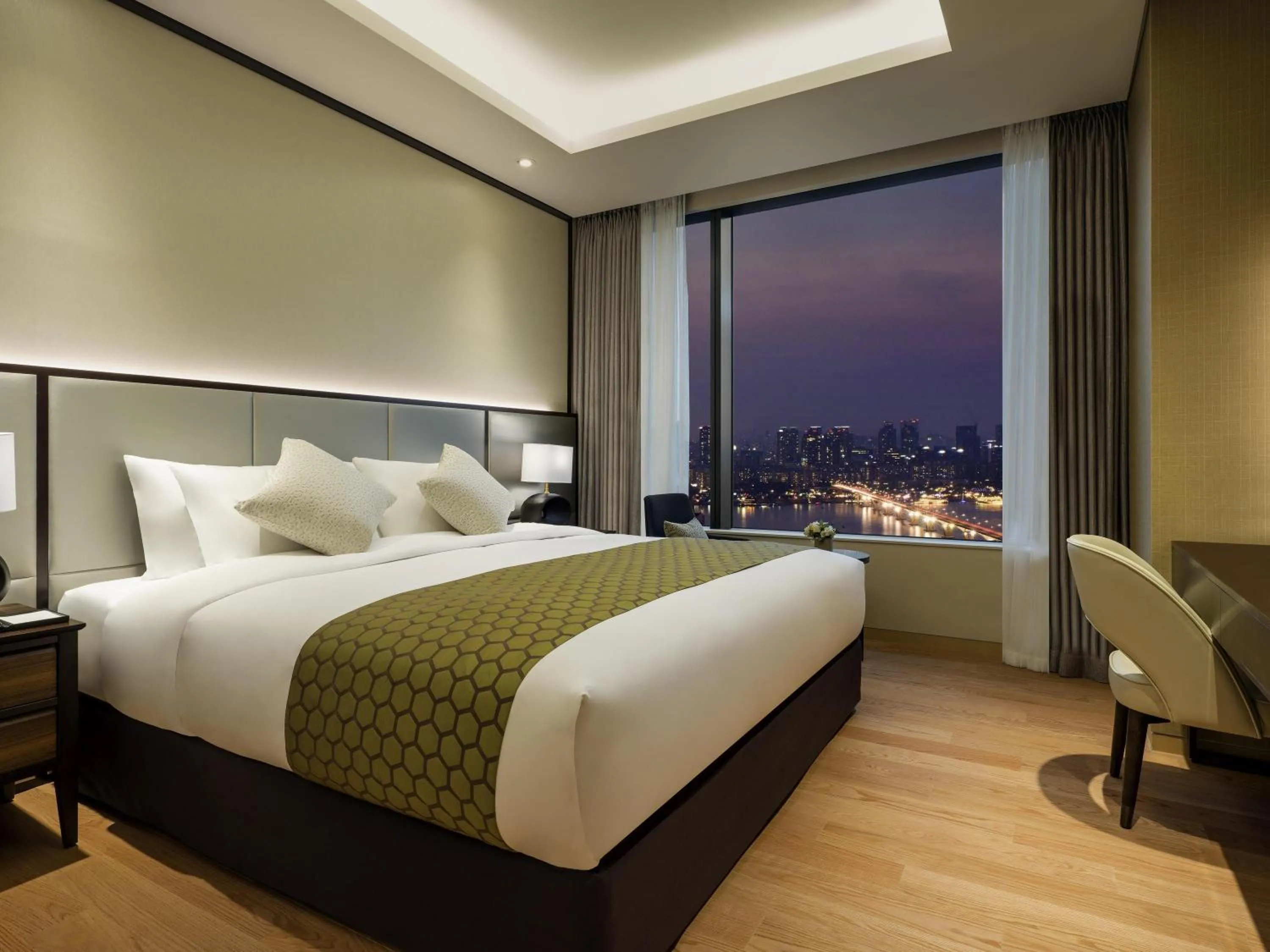 Bedroom, Bed in Grand Mercure Ambassador Hotel and Residences Seoul Yongsan