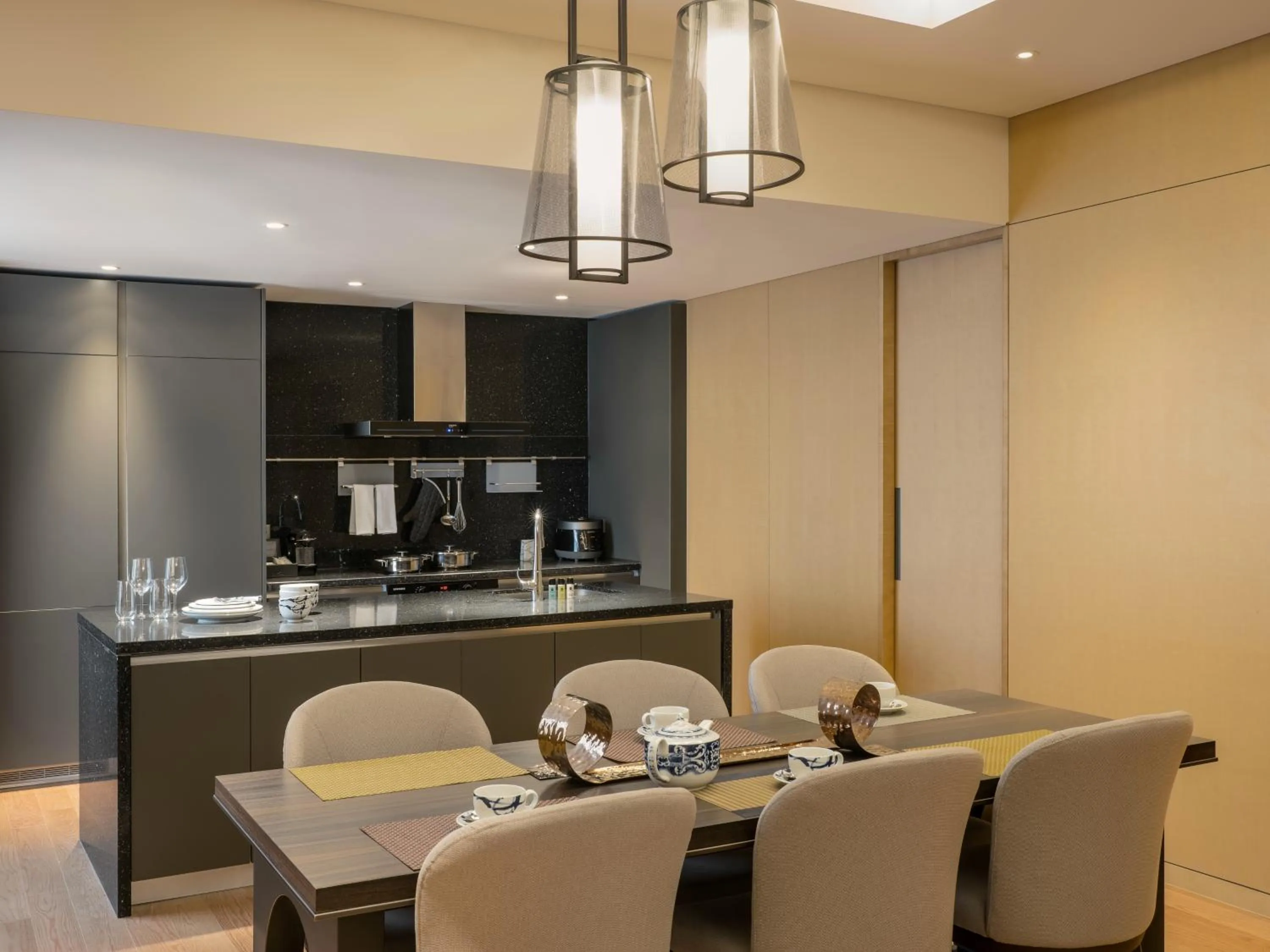 Kitchen or kitchenette in Grand Mercure Ambassador Hotel and Residences Seoul Yongsan