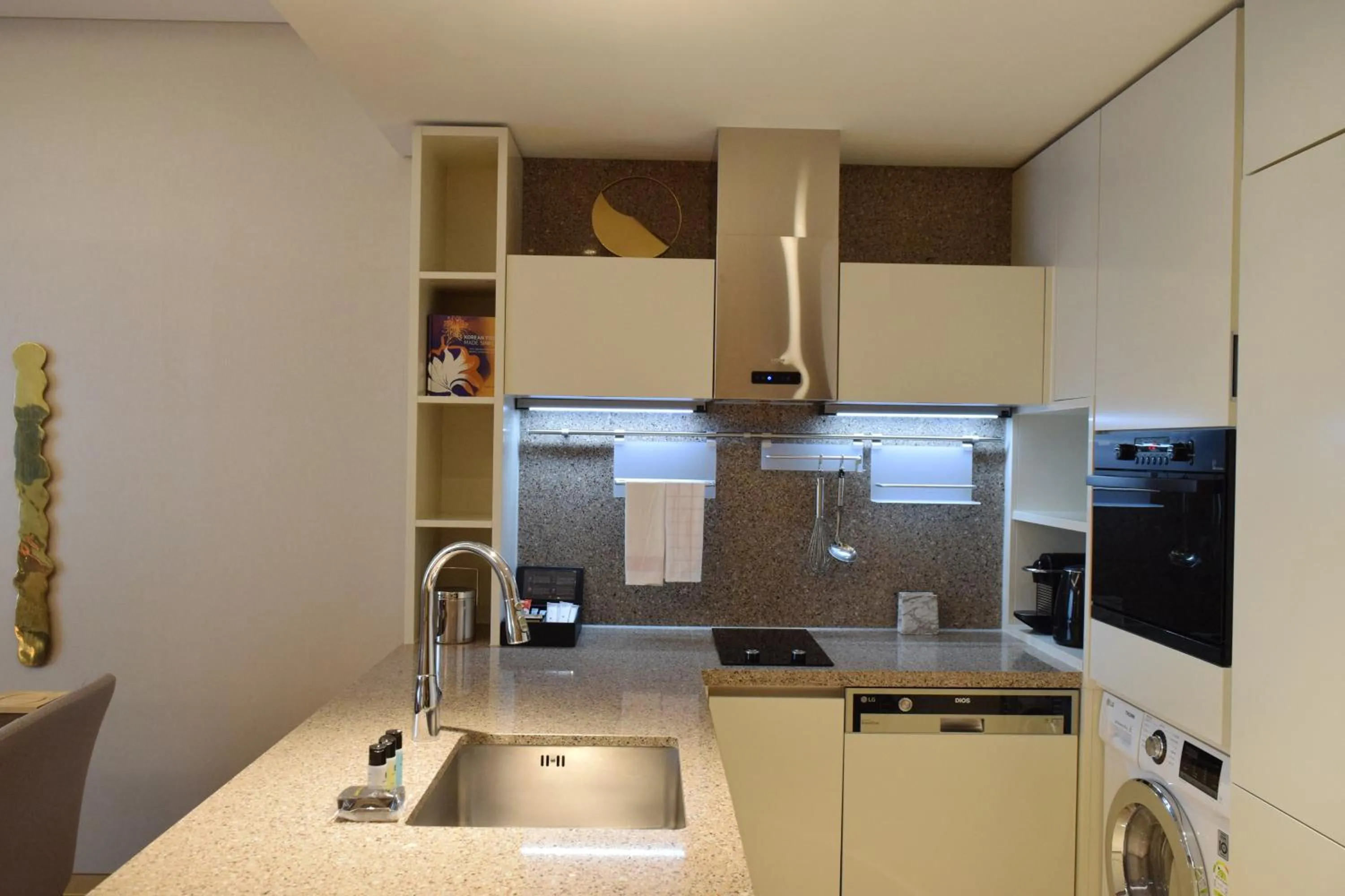 Hot Tub in Grand Mercure Ambassador Hotel and Residences Seoul Yongsan