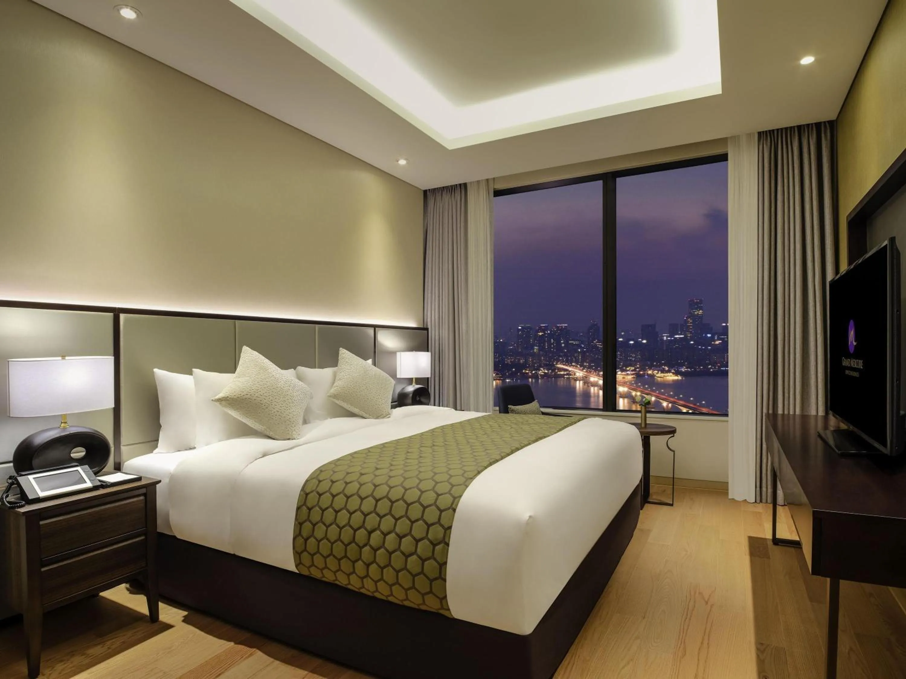 Bedroom, Bed in Grand Mercure Ambassador Hotel and Residences Seoul Yongsan