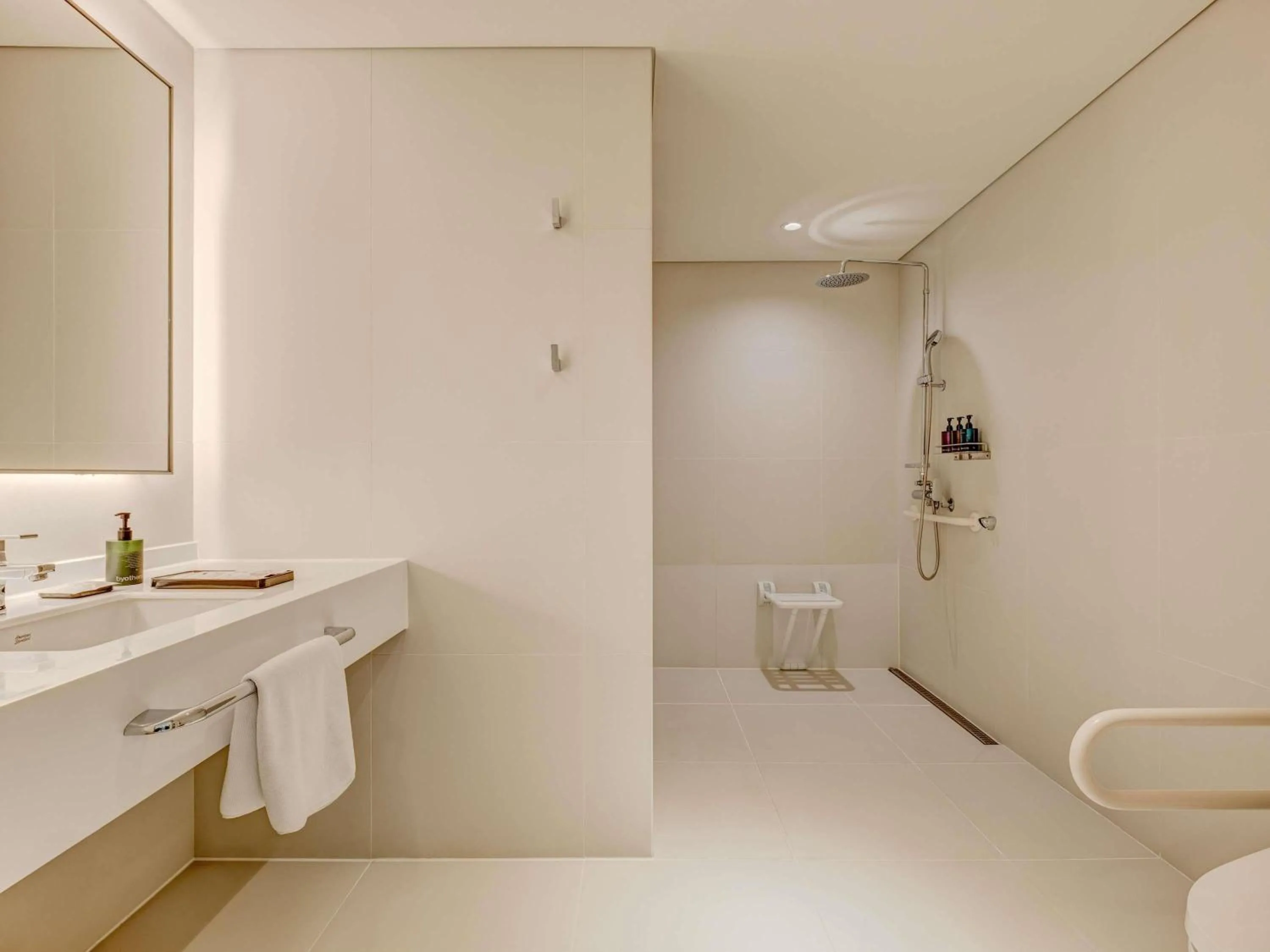 Bedroom in ibis Styles Ambassador Seoul Yongsan