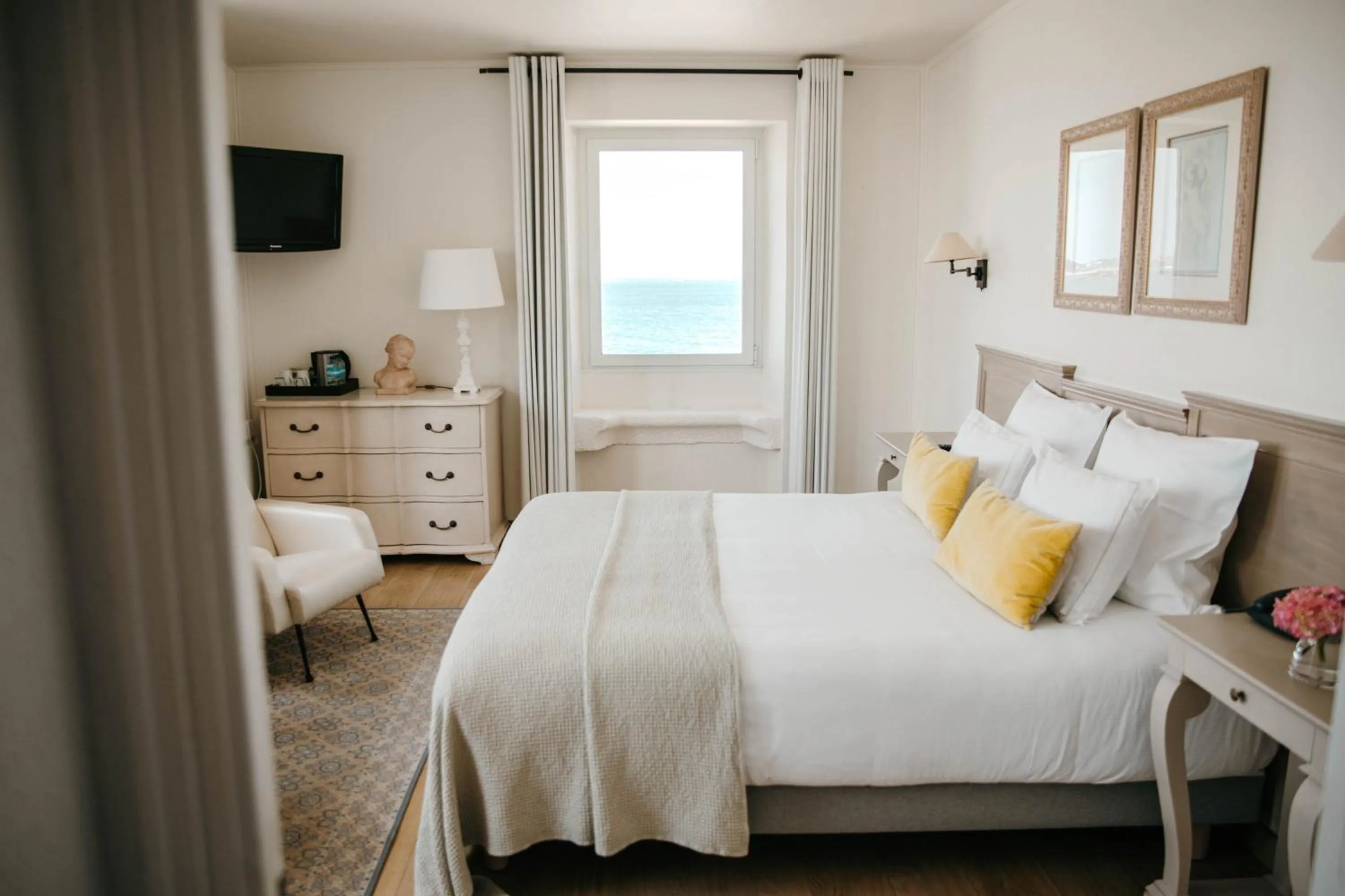 Bedroom, Bed in Brittany & Spa Relais & Châteaux