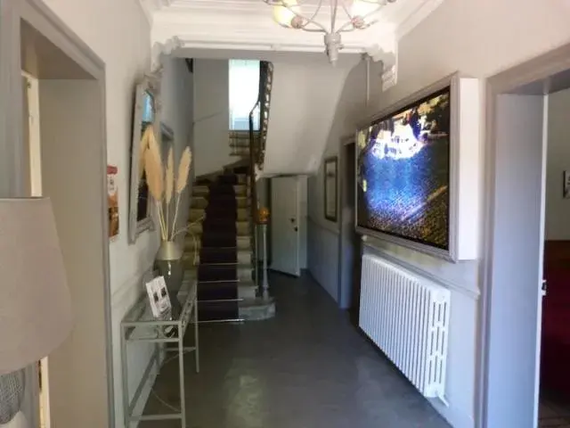 Standard Double Room with Shower in Lou Garbin Standard Double Room with Shower in Lou Garbin