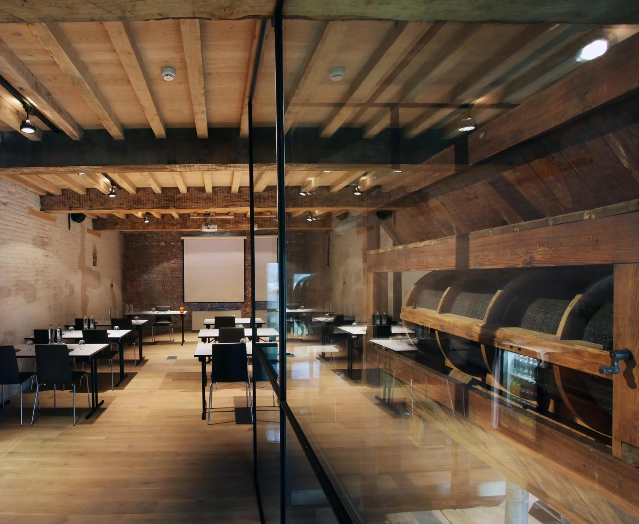 Restaurant/places to eat in 'S Hertogenmolens Hotel