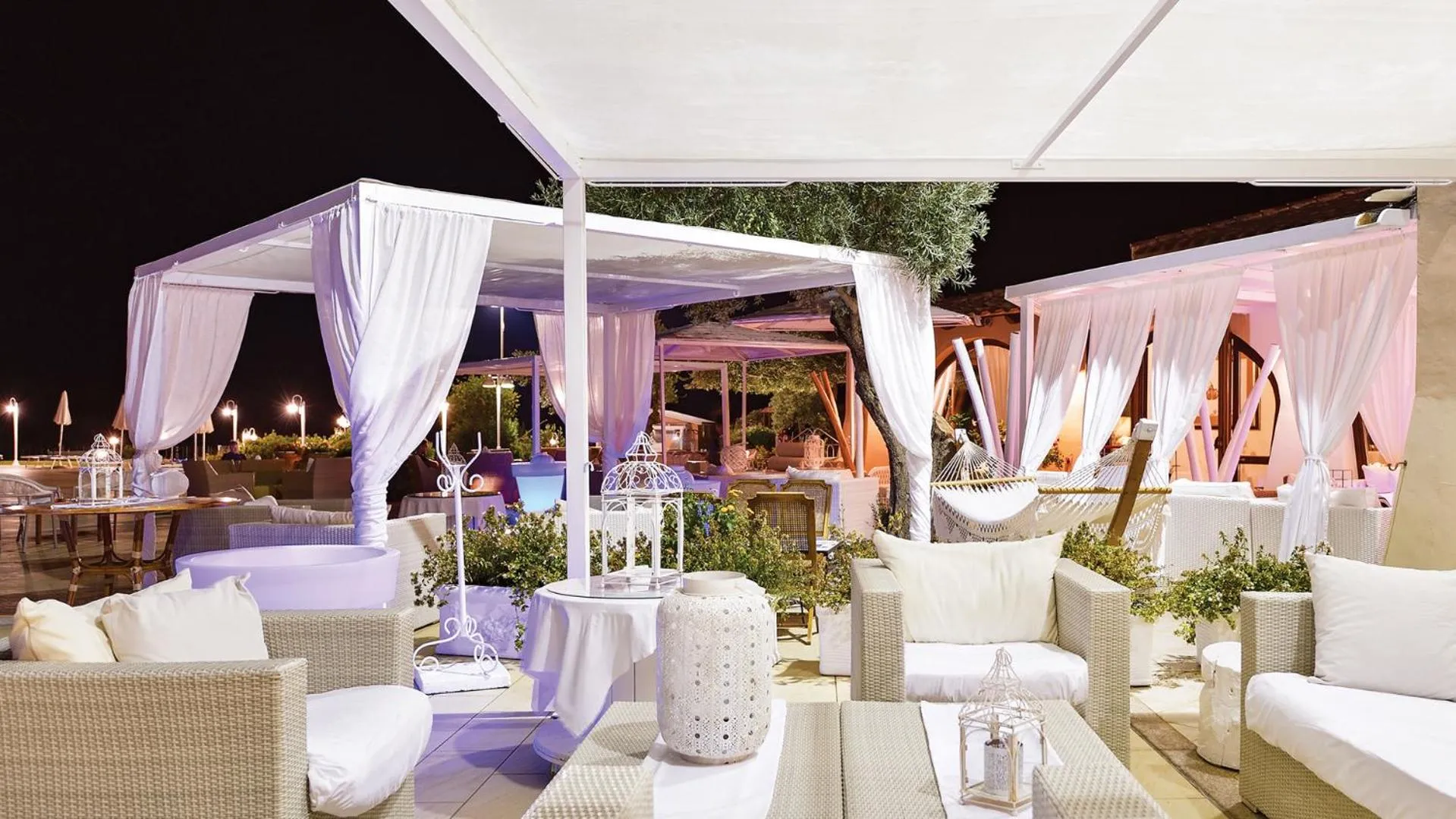 Night in Hotel Baia Del Porto