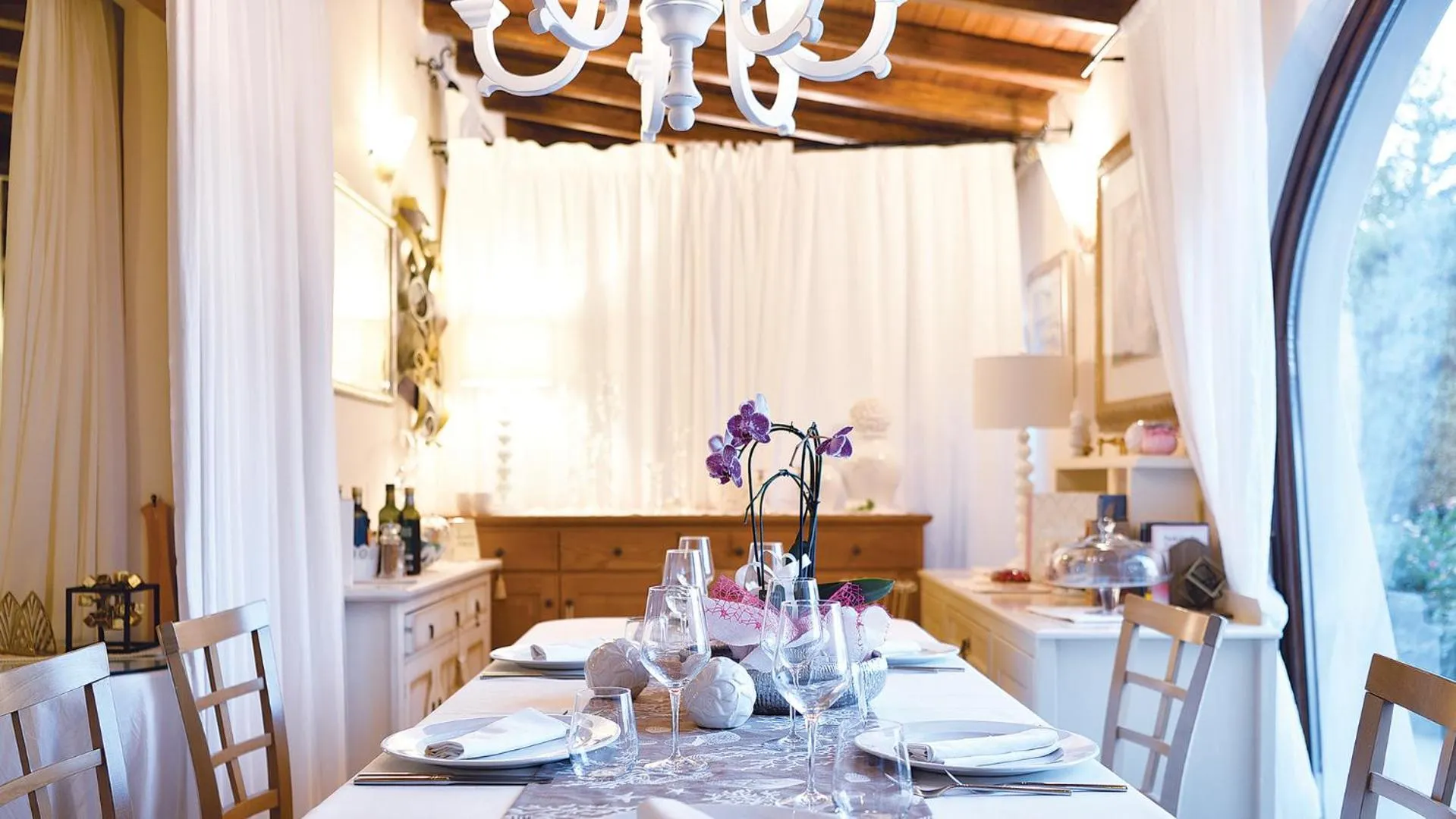 Restaurant/places to eat in Hotel Baia Del Porto