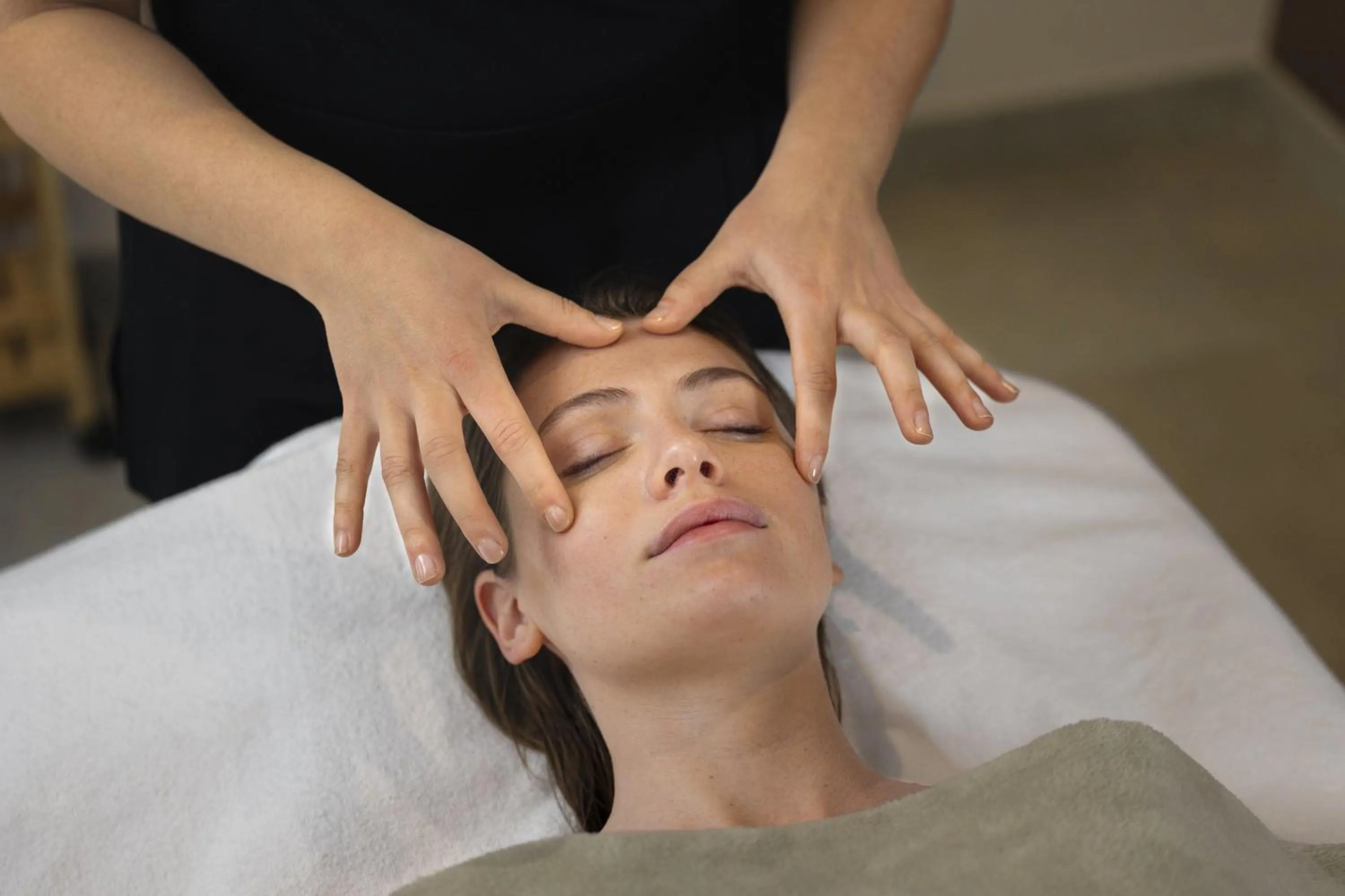 Massage in Hostellerie La Claire Fontaine, Logis hôtels & Spa