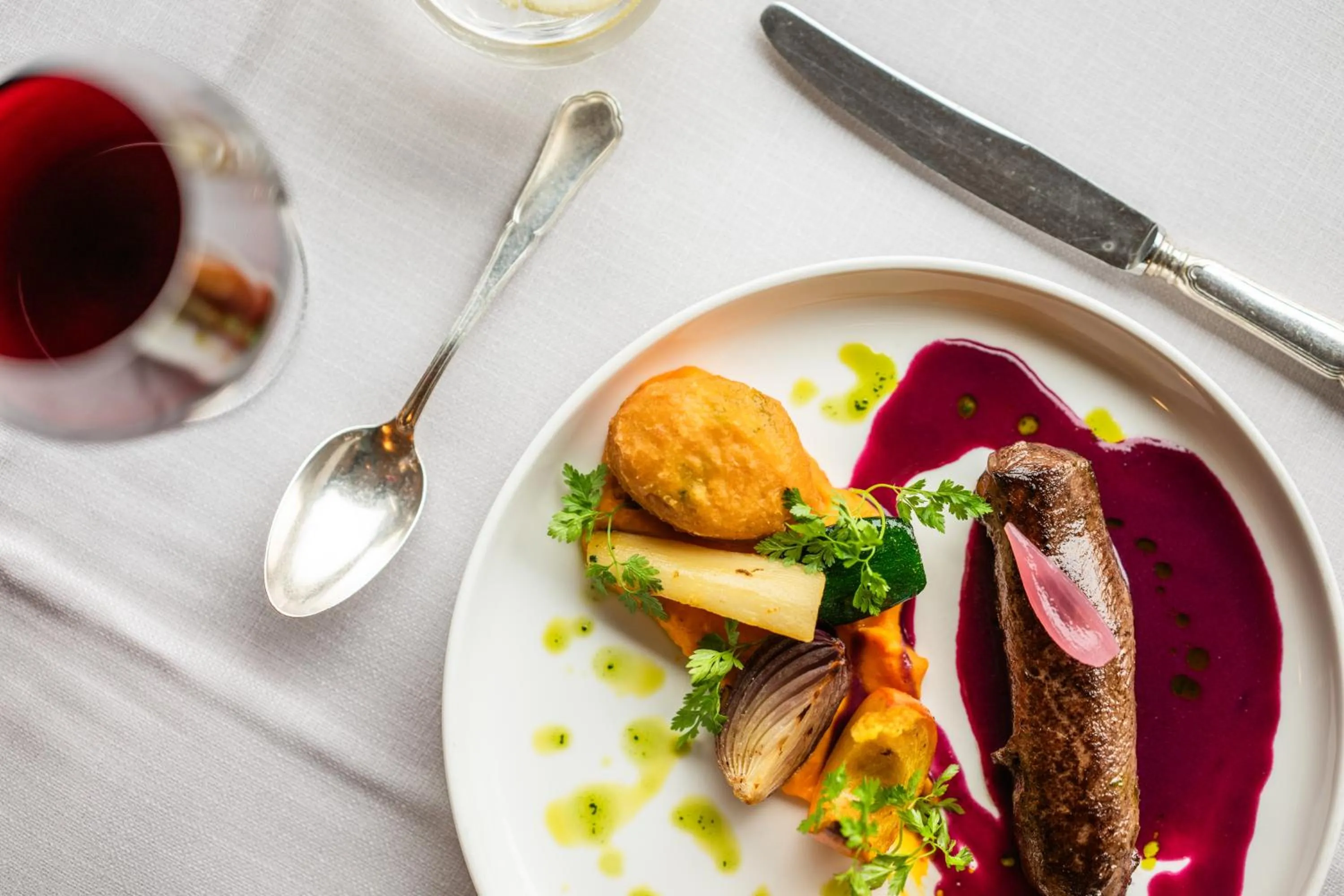 Restaurant/places to eat in Hostellerie La Claire Fontaine, Logis hôtels & Spa