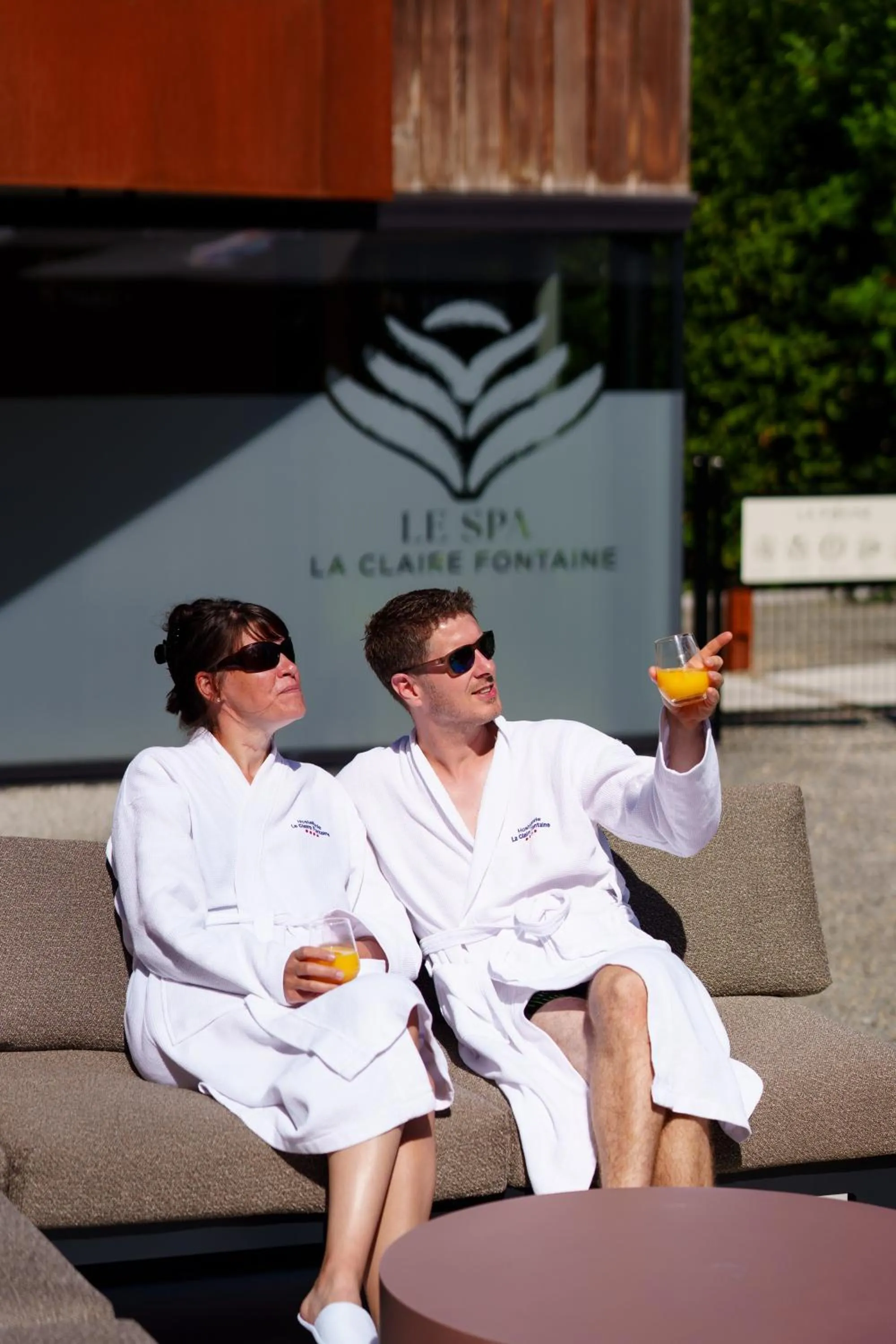 Patio in Hostellerie La Claire Fontaine, Logis hôtels & Spa