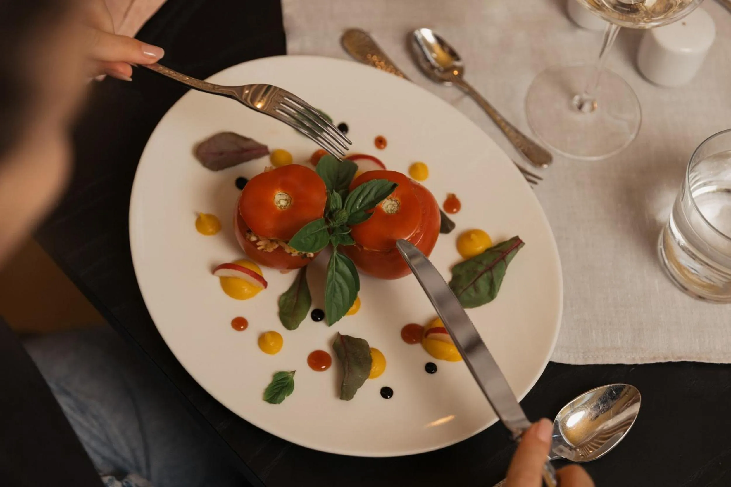 Restaurant/places to eat in Mari Pop Hotel