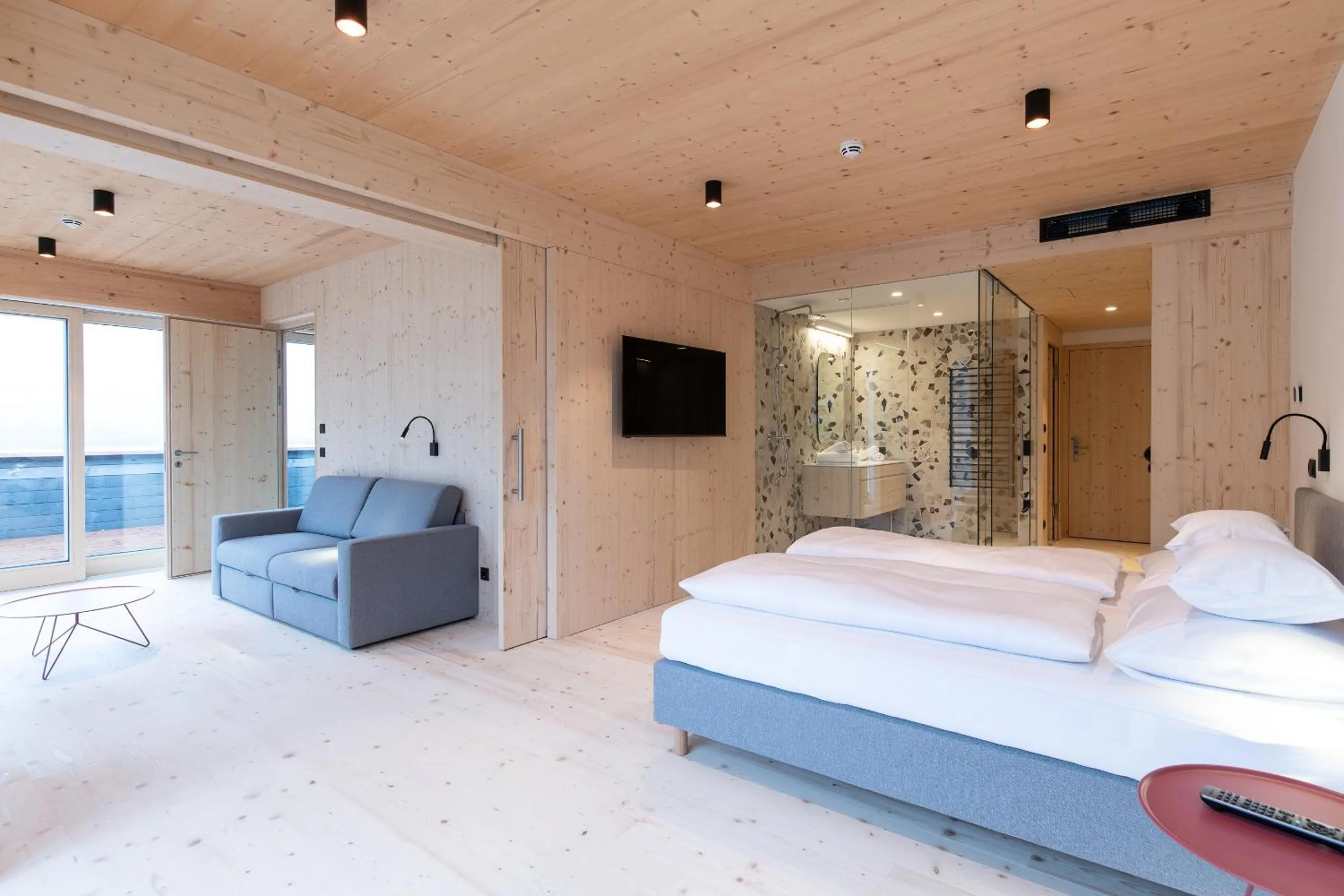 Photo of the whole room, Bed in Mari Pop Hotel