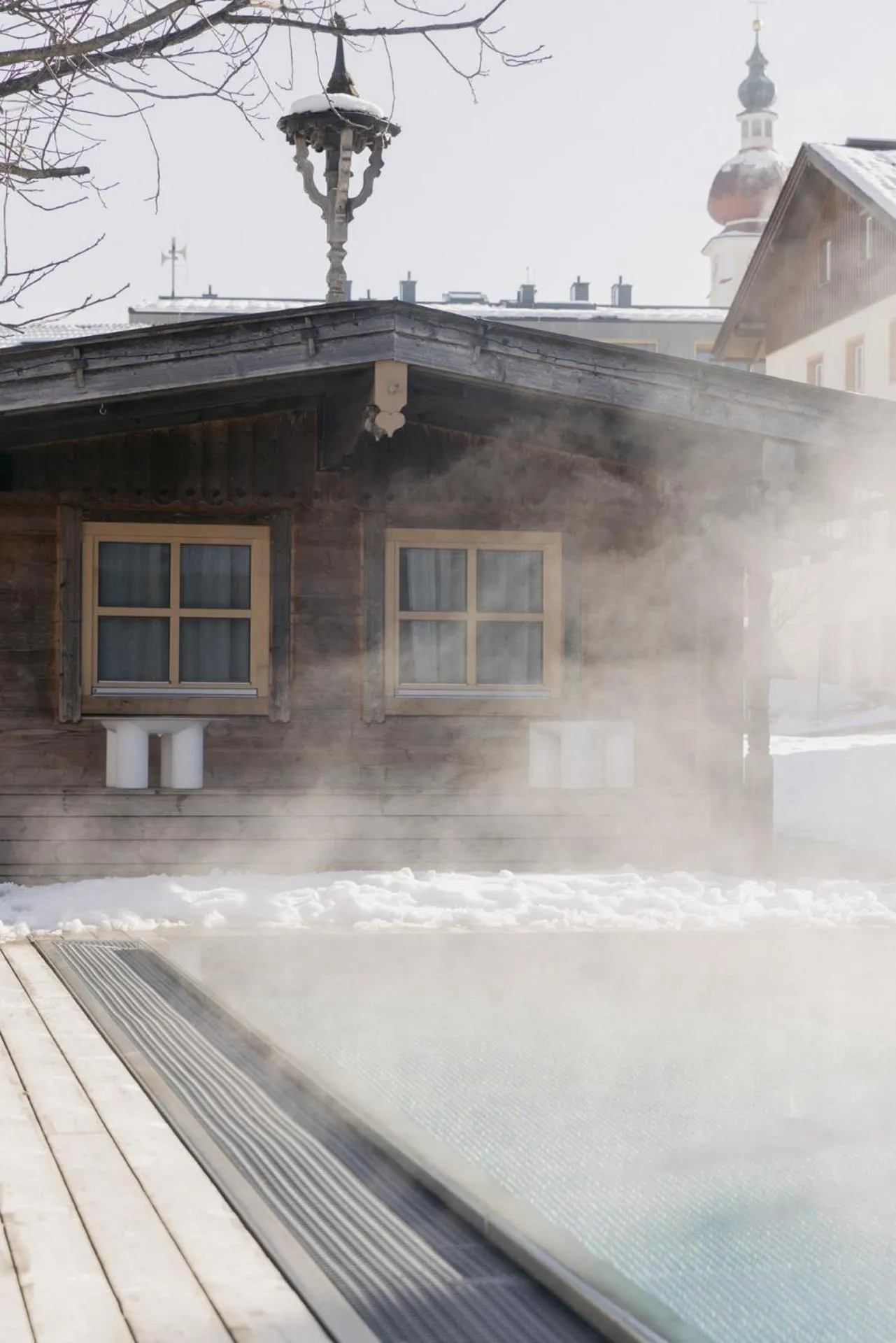 Winter in Mari Pop Hotel