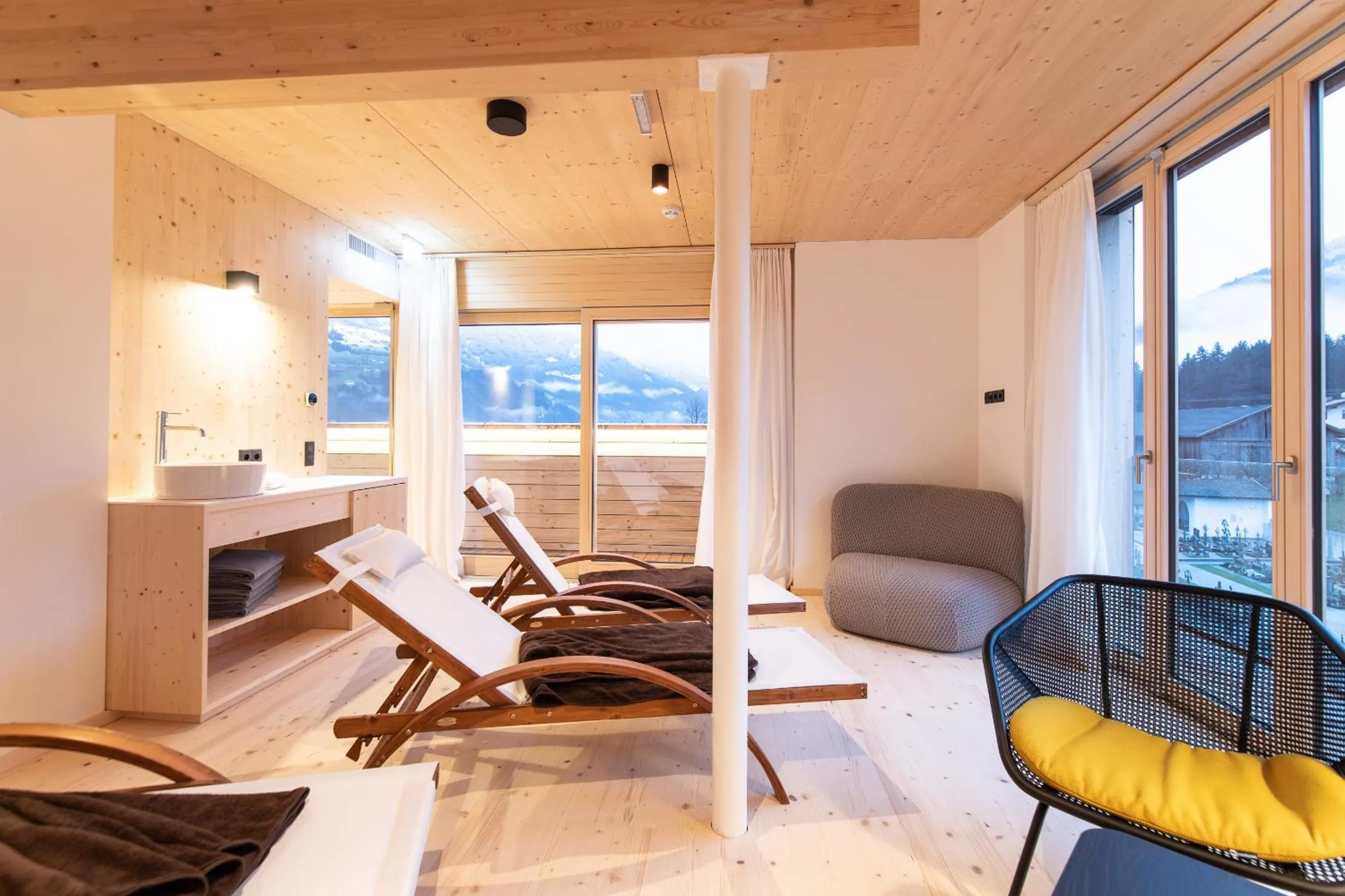 Balcony/Terrace in Mari Pop Hotel