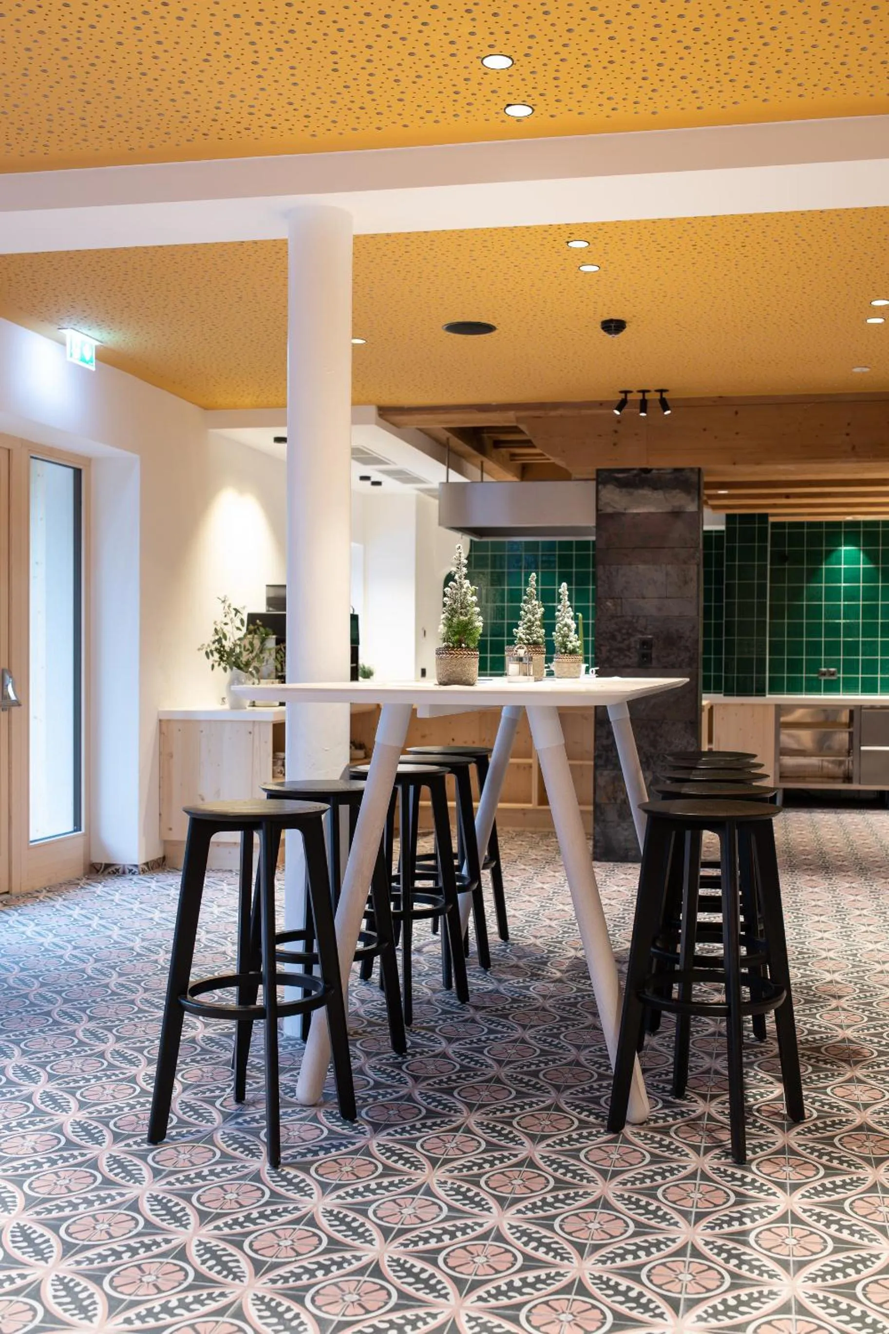 Dining area in Mari Pop Hotel