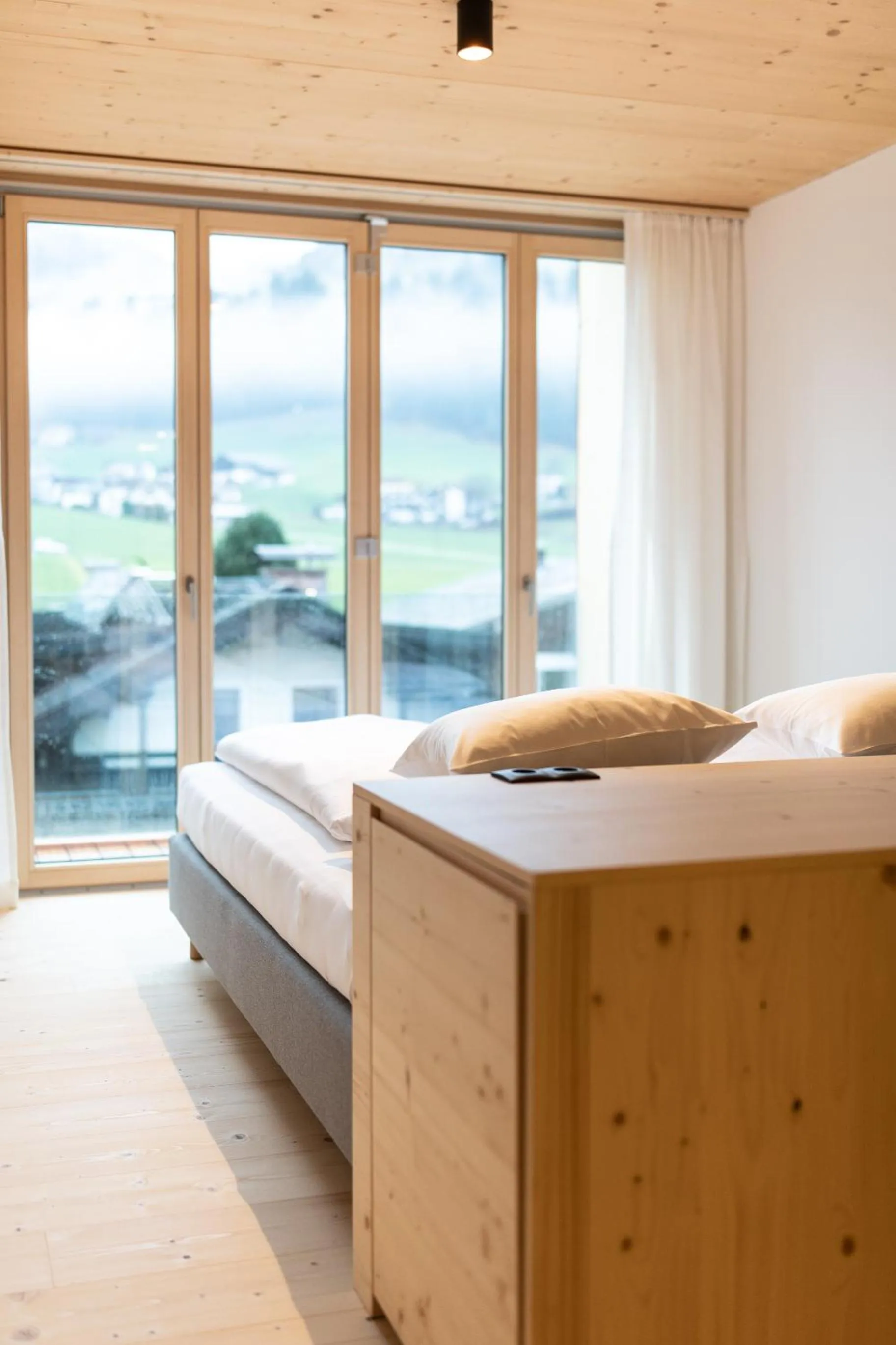 Mountain view, Bed in Mari Pop Hotel