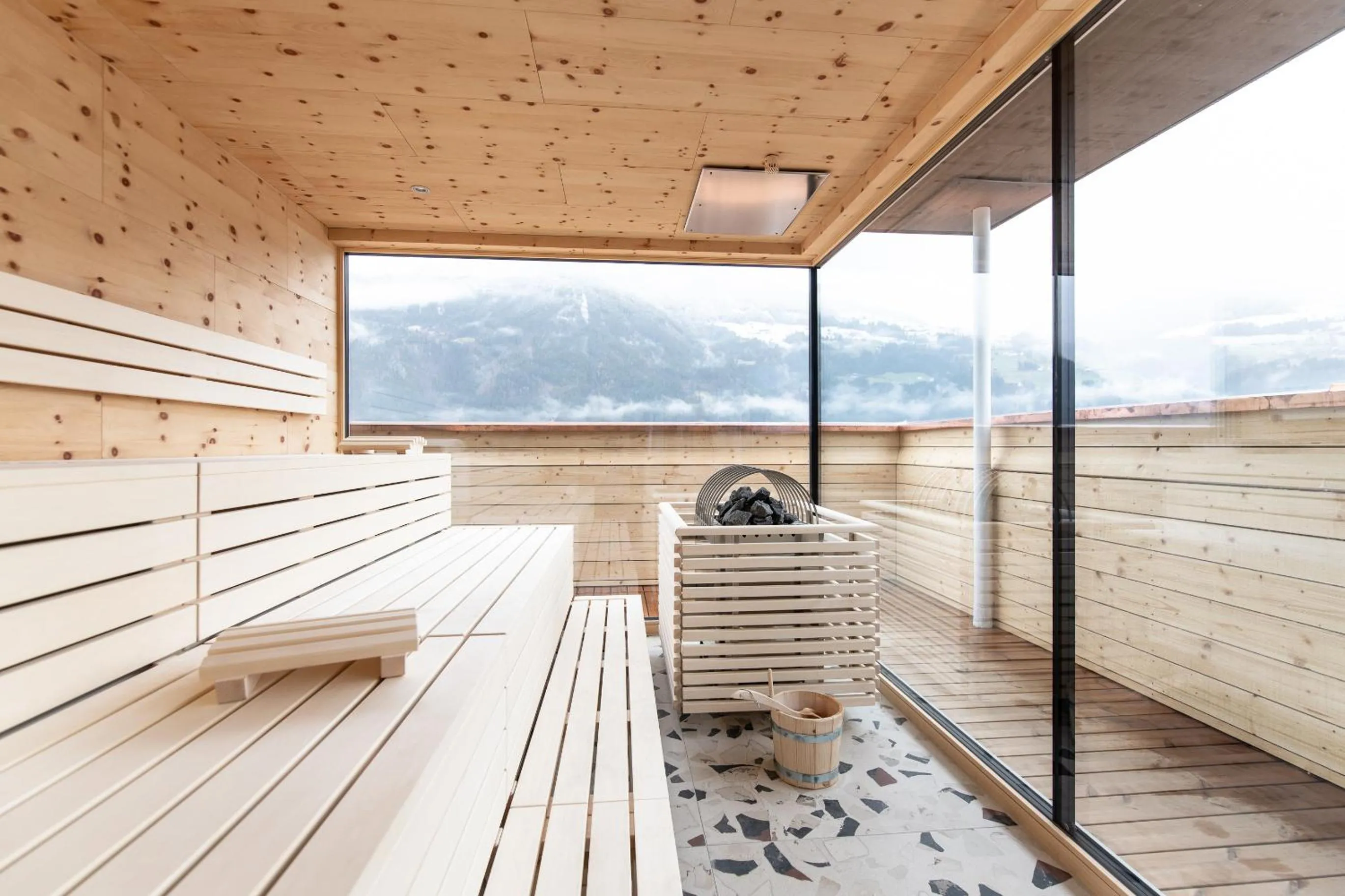 Sauna in Mari Pop Hotel