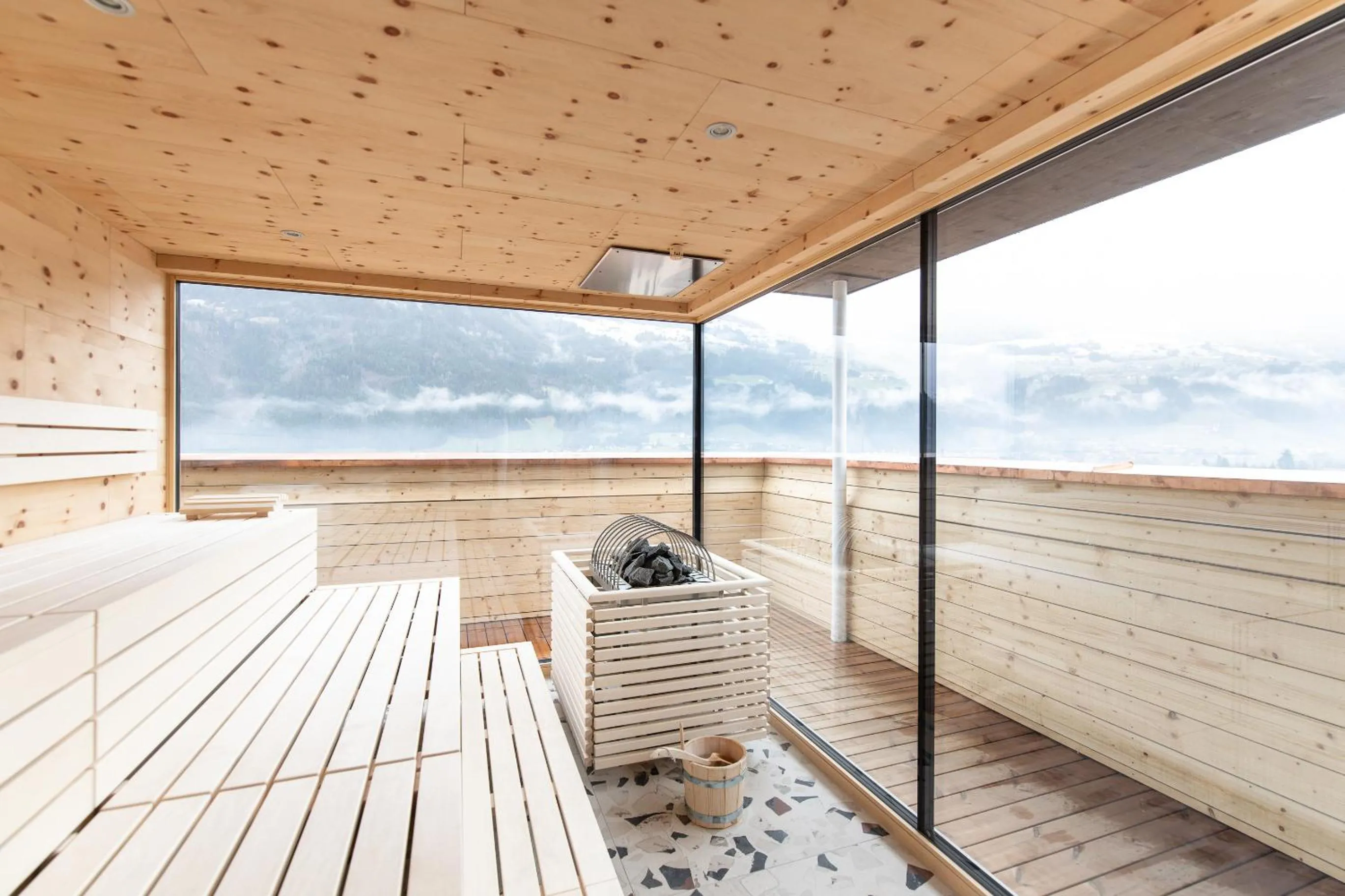Sauna in Mari Pop Hotel