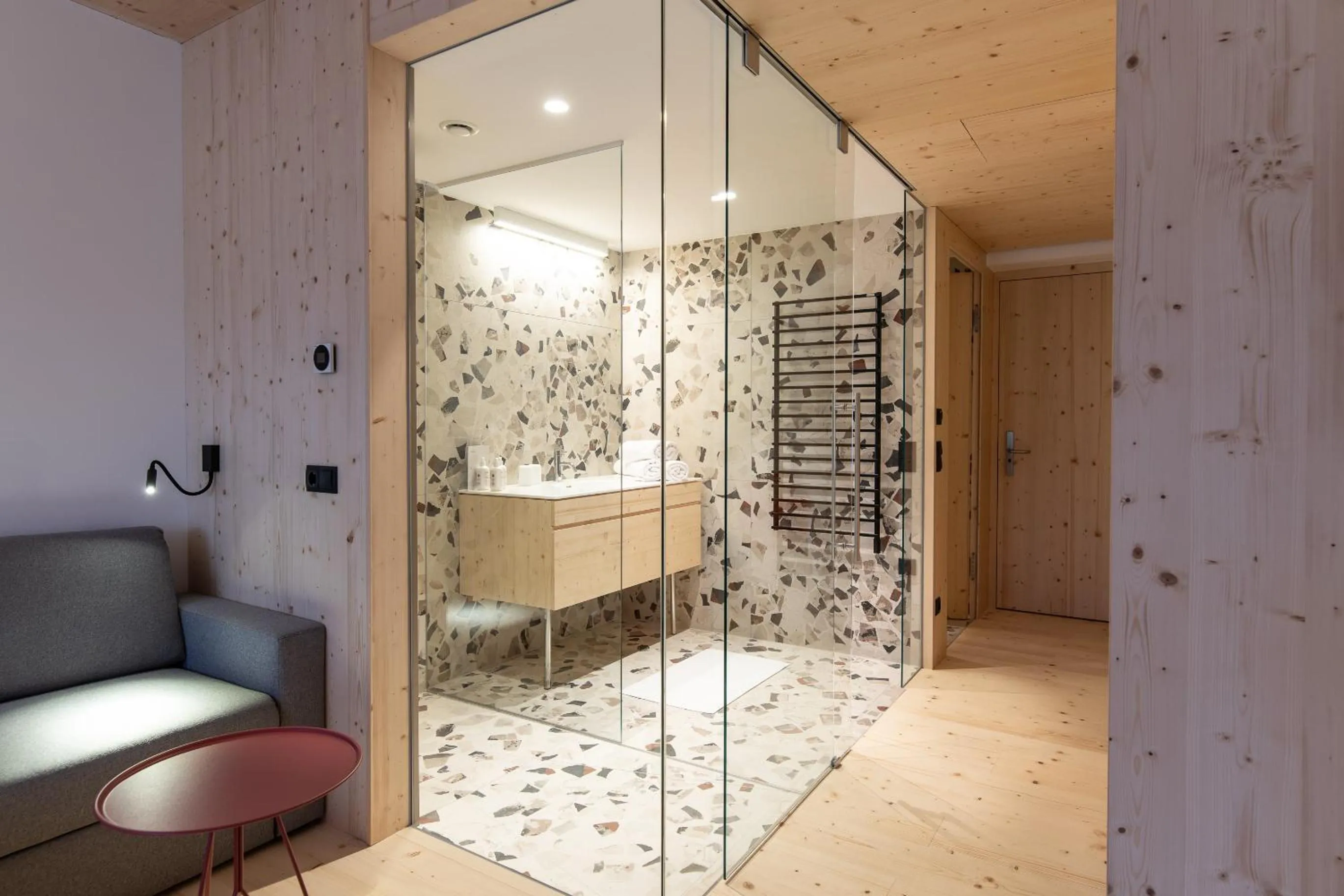 Shower in Mari Pop Hotel