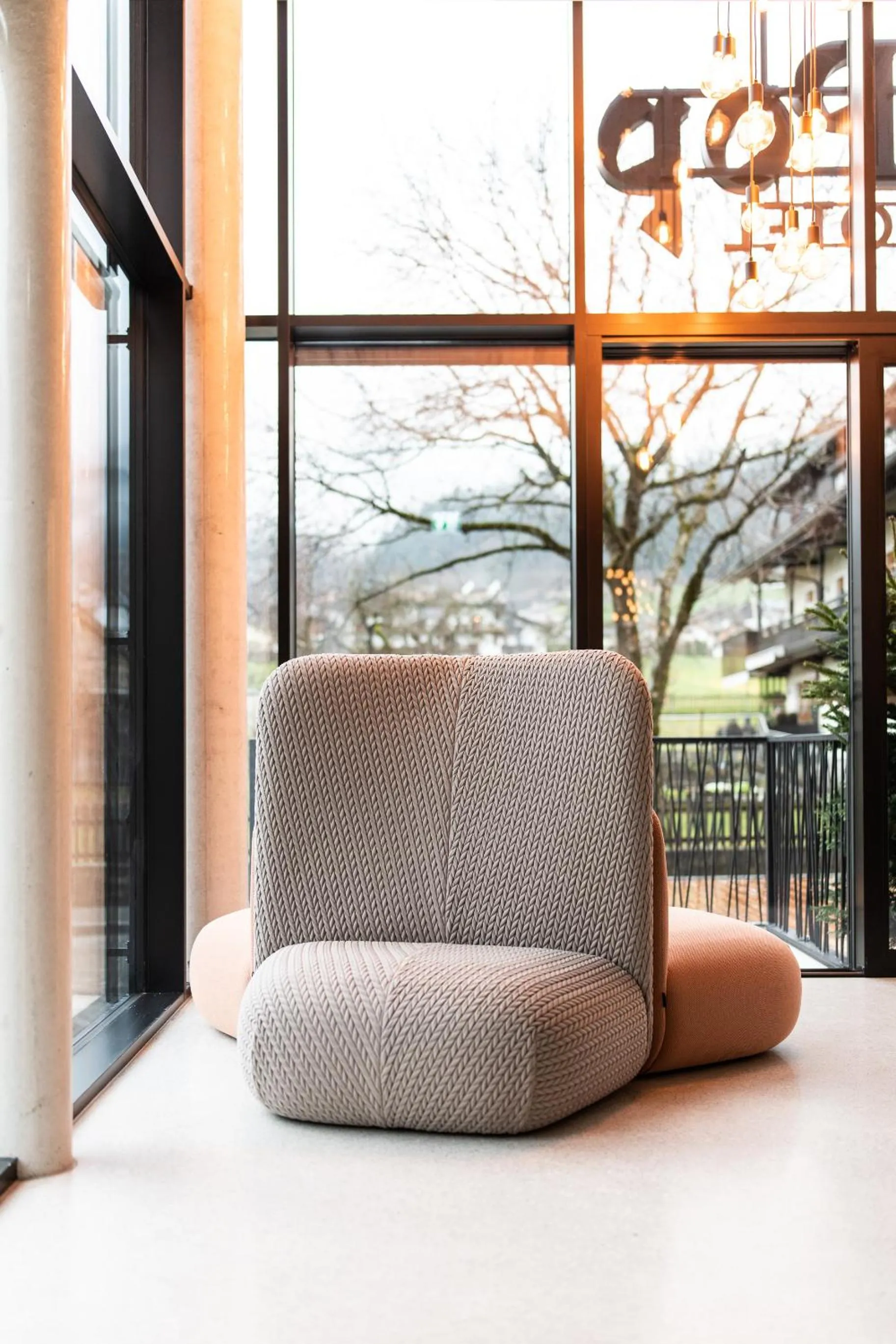 Lobby or reception in Mari Pop Hotel