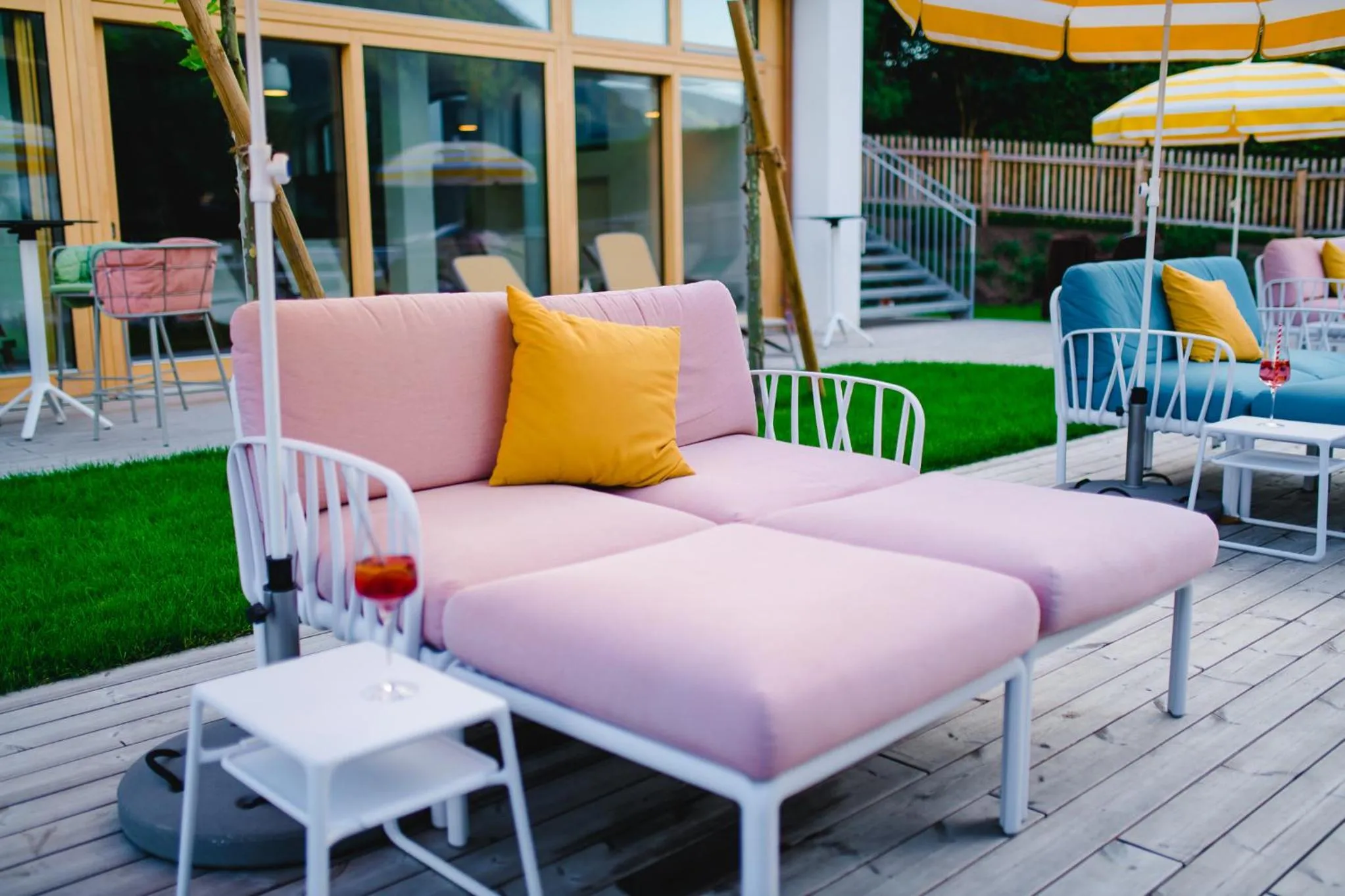 Swimming pool in Mari Pop Hotel