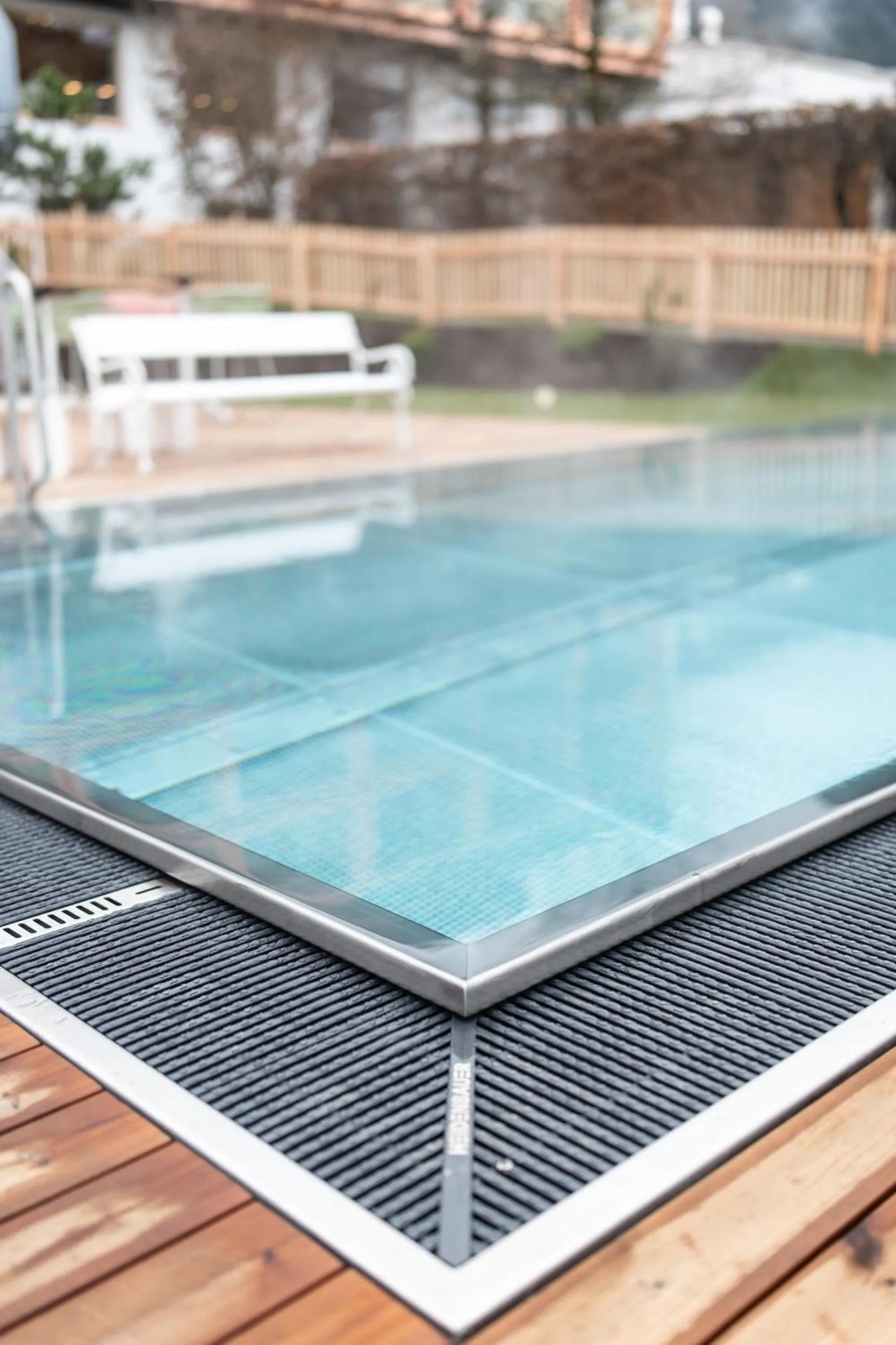 Day in Mari Pop Hotel