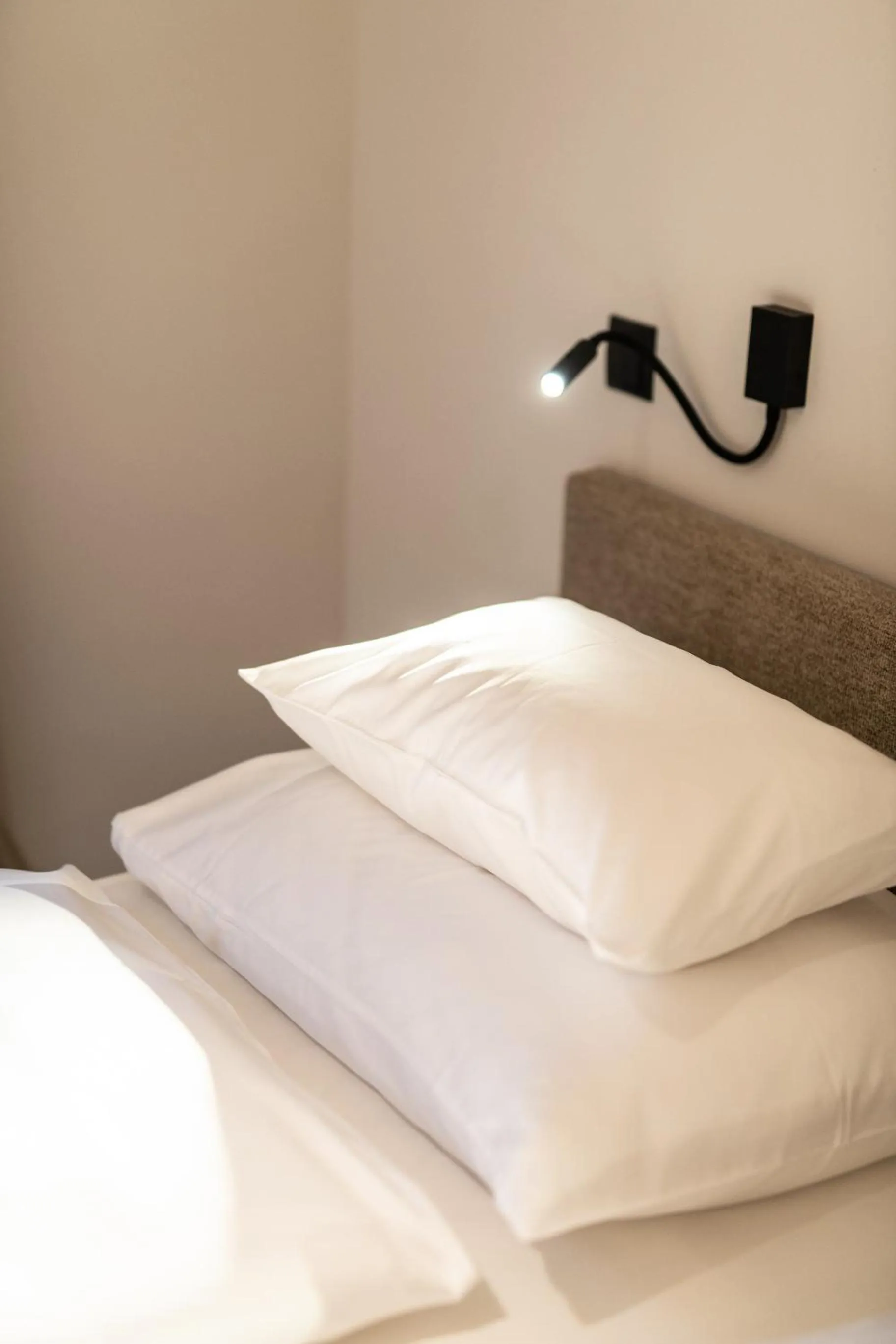 Bed in Mari Pop Hotel