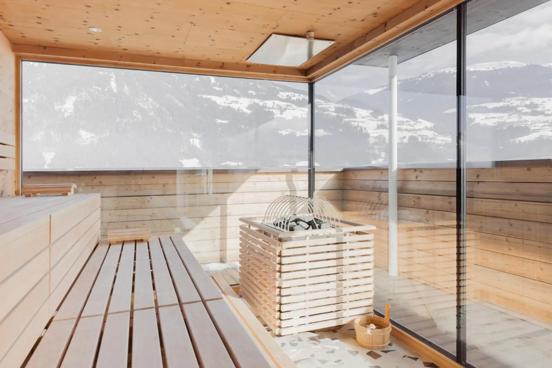 Sauna in Mari Pop Hotel