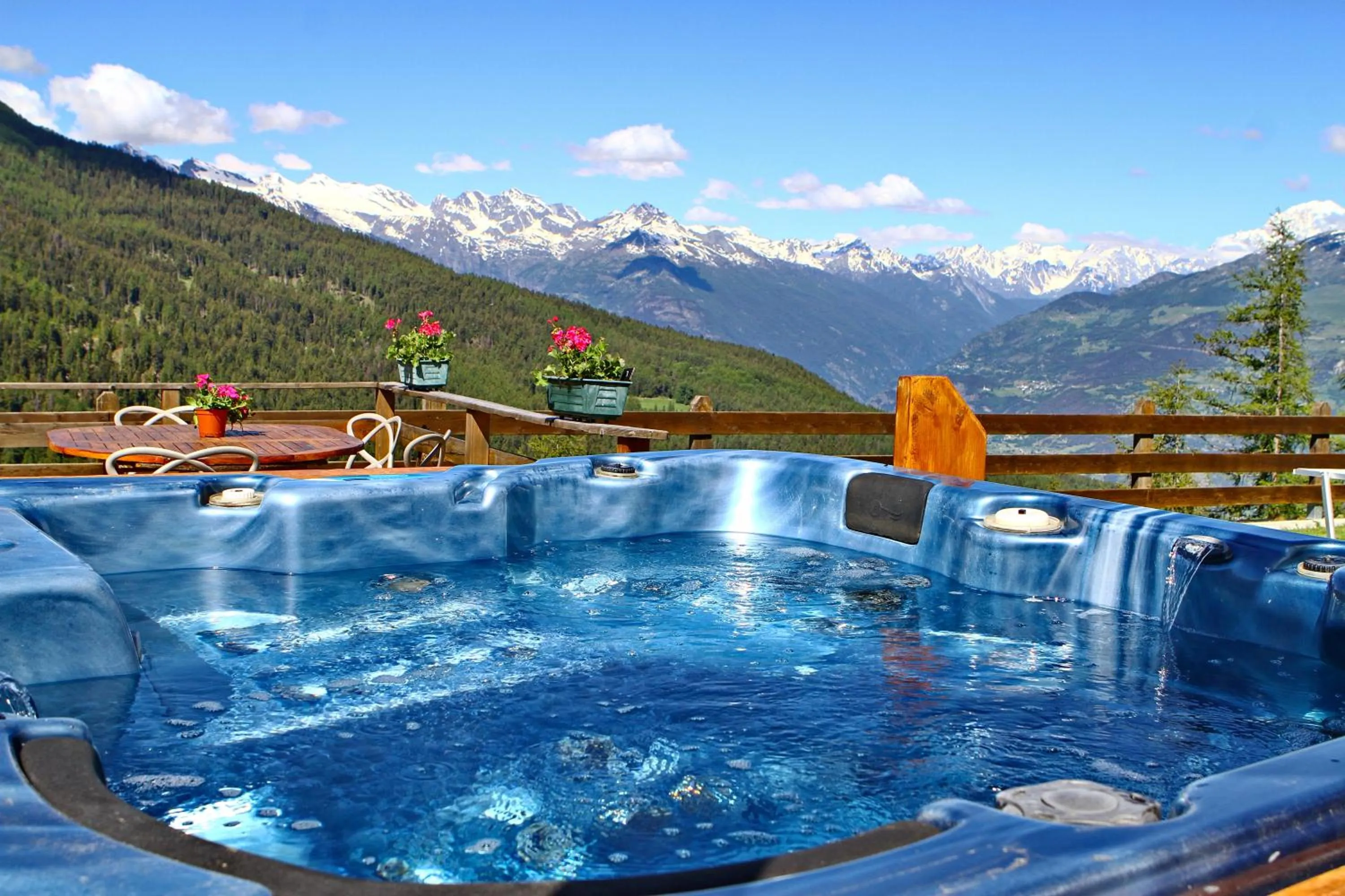 Swimming pool in Hotel Chacaril