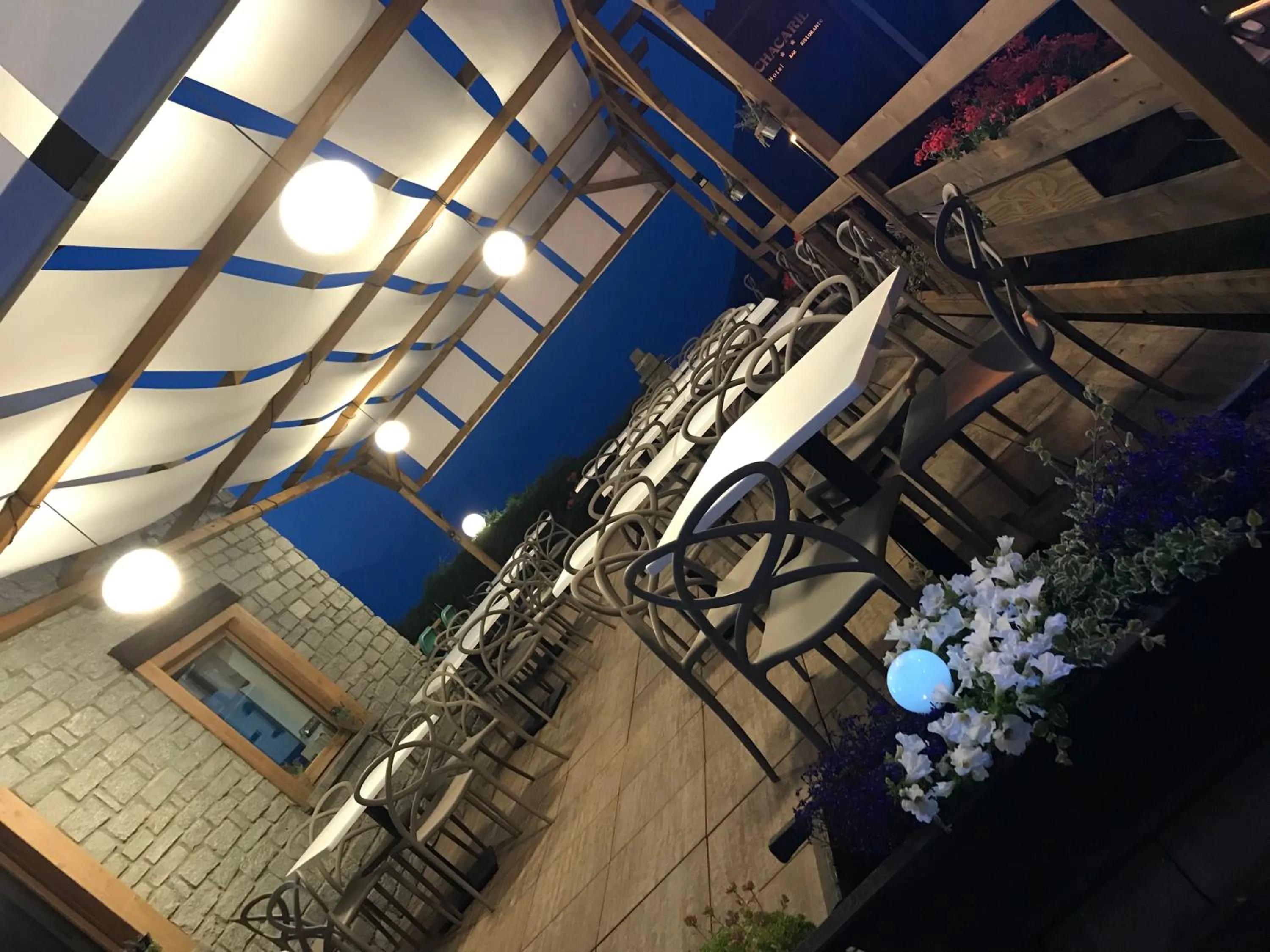 Restaurant/places to eat in Hotel Chacaril