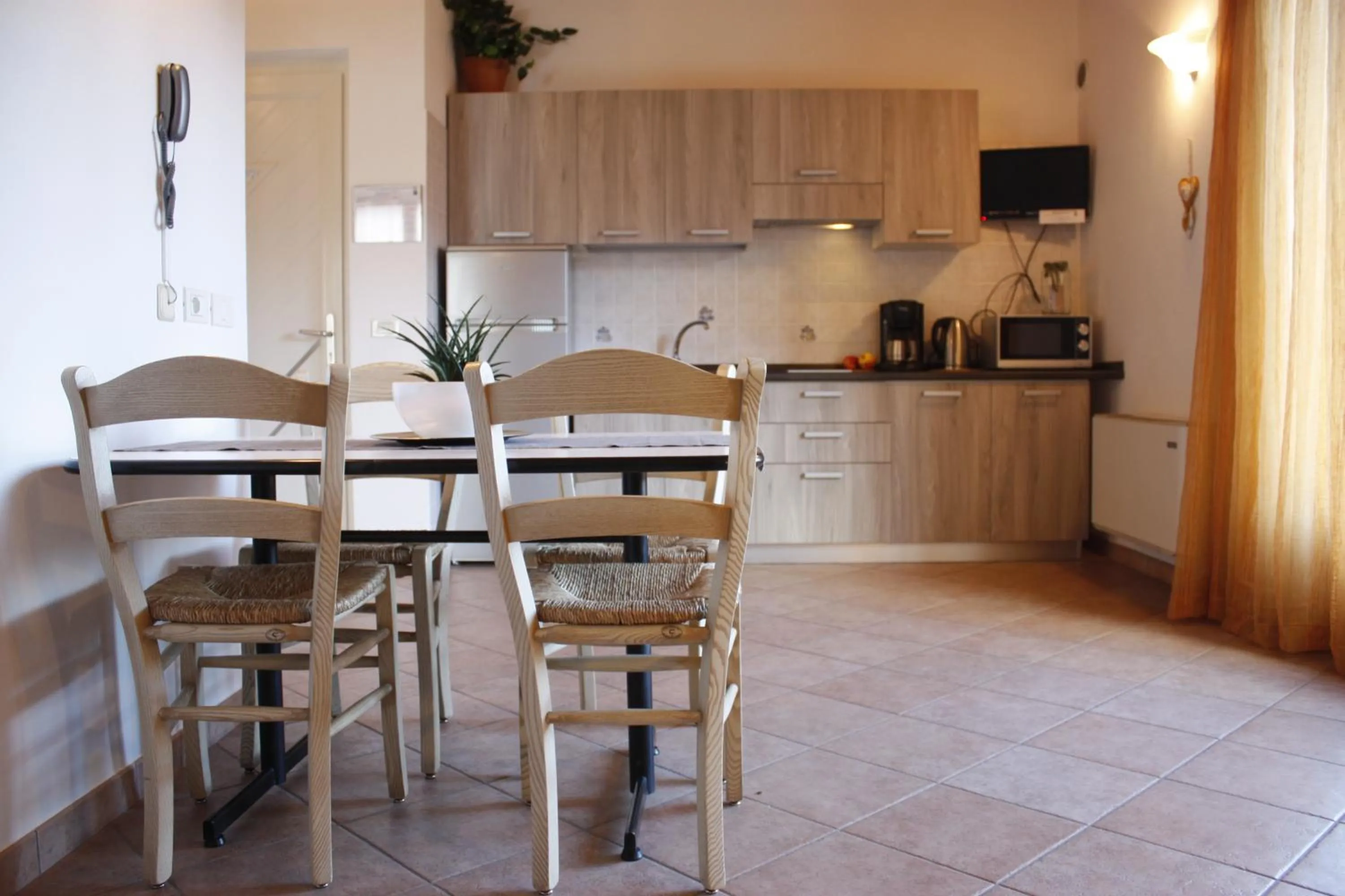 Dining area in 3MÙZEN apartments