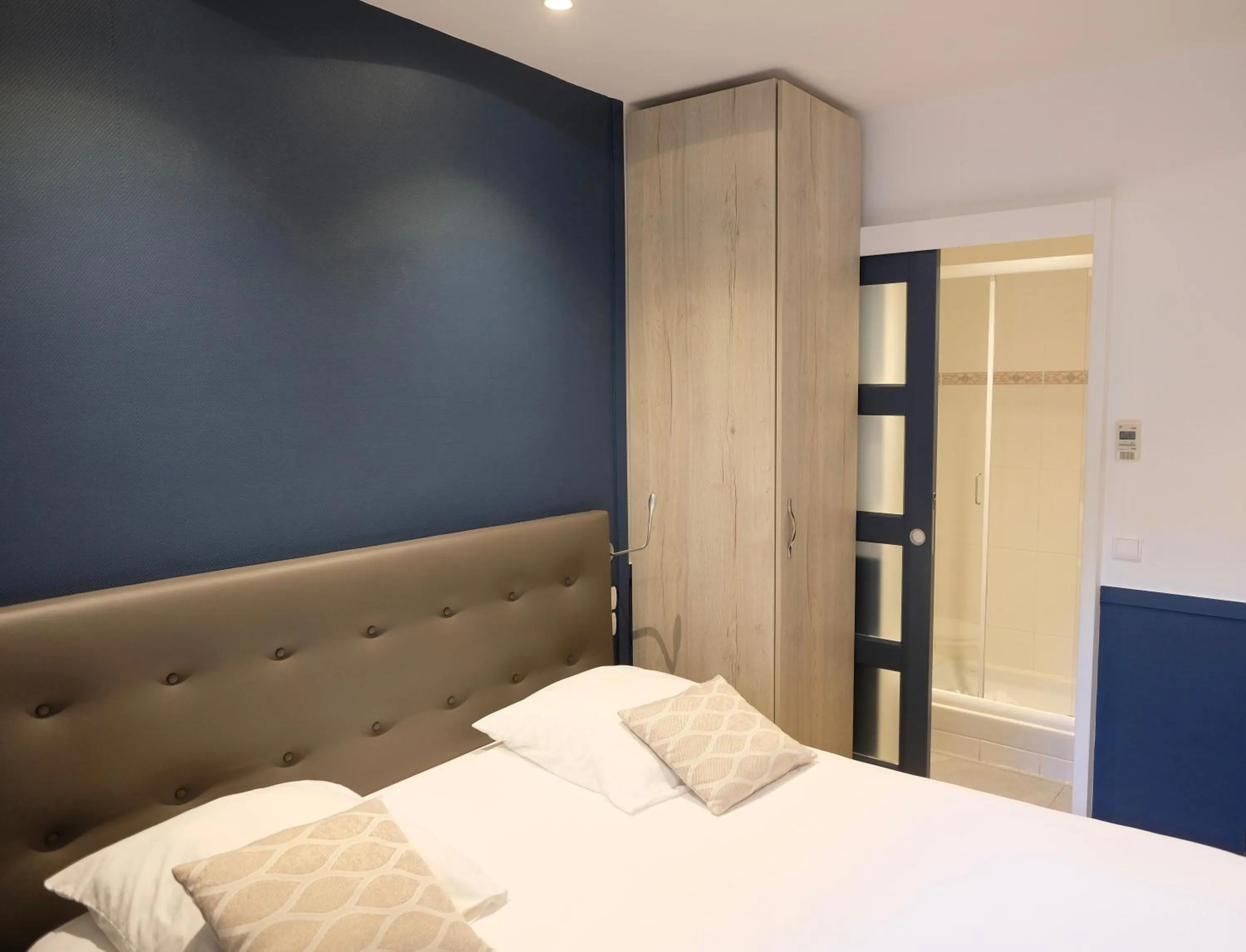 Photo of the whole room, Bed in Amiral-Fondary