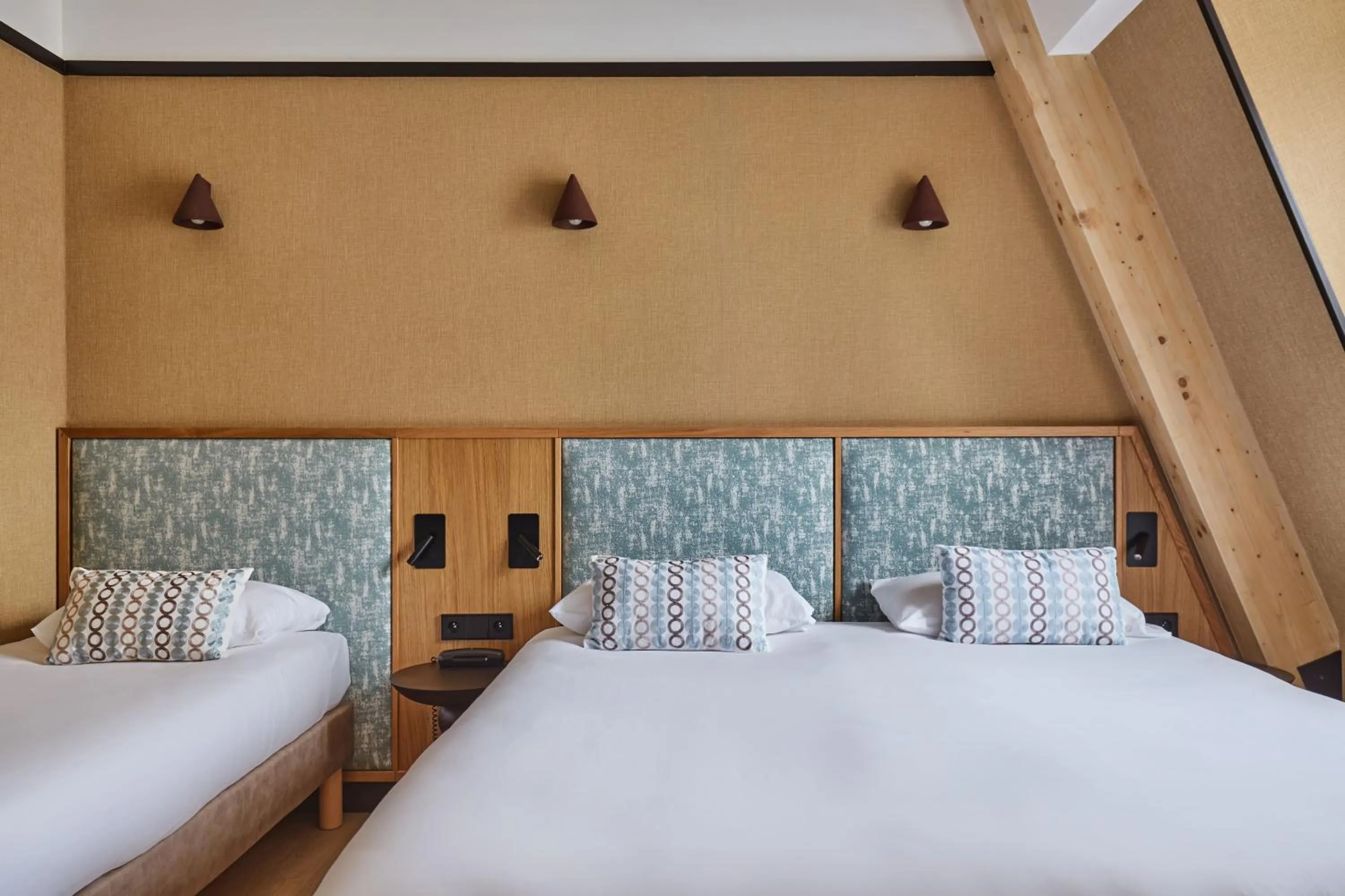 Photo of the whole room, Bed in Amiral-Fondary