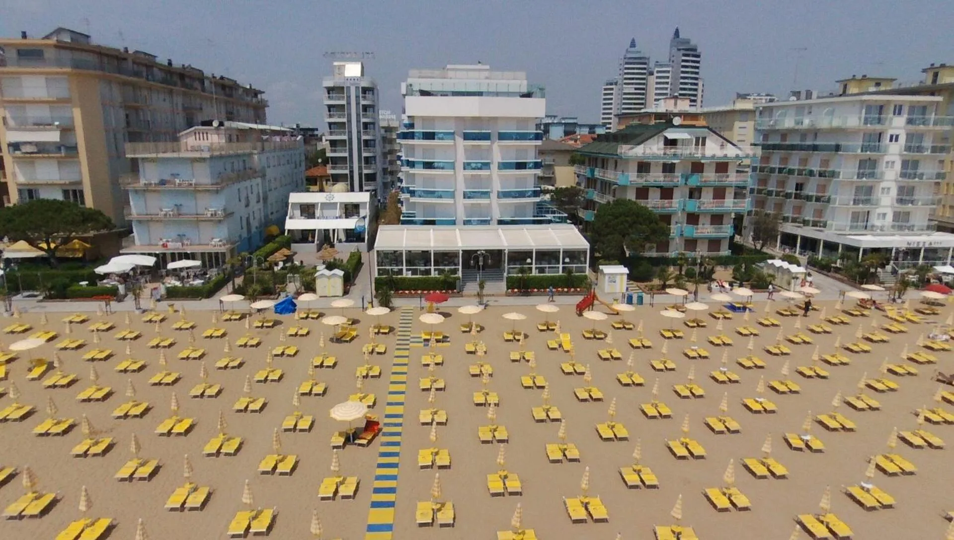 Beach in Hotel Atlantico
