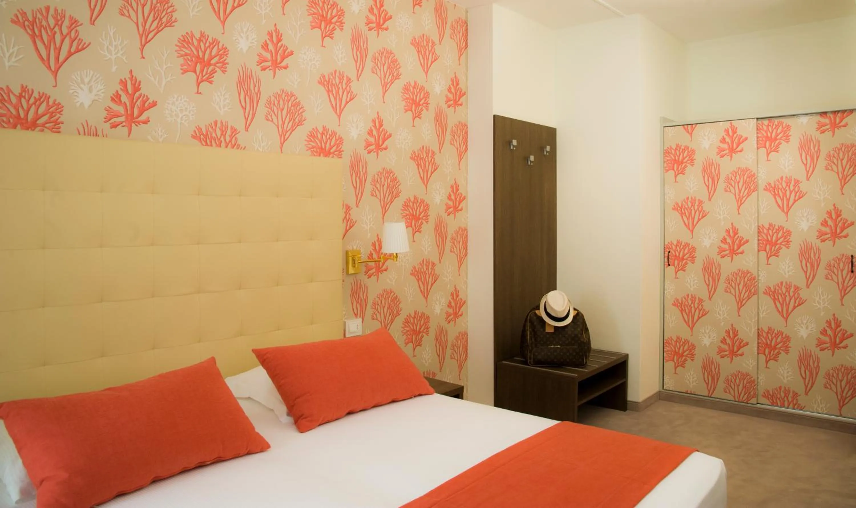 Bedroom, Bed in Hotel Atlantico