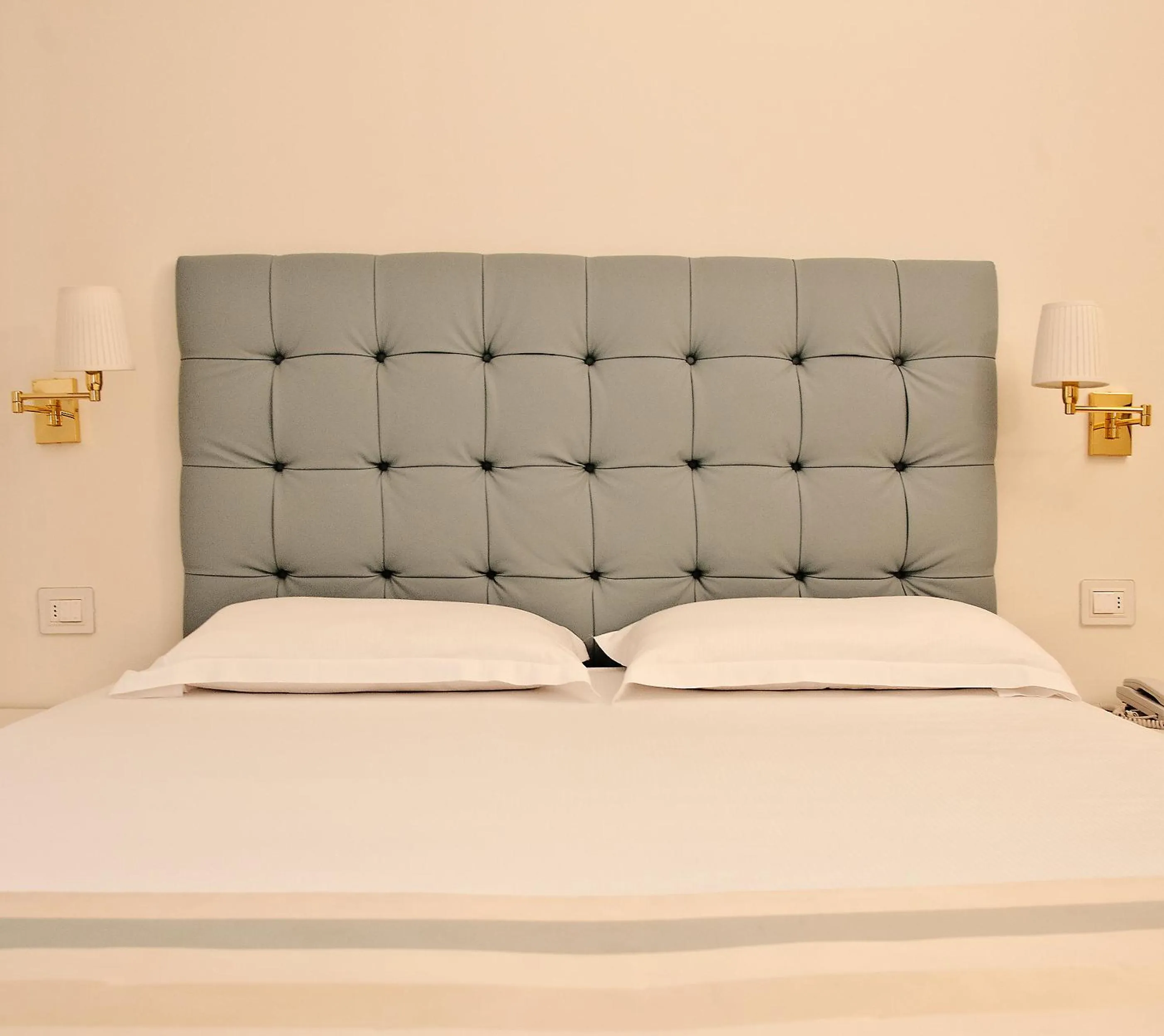 Bedroom, Bed in Hotel Atlantico