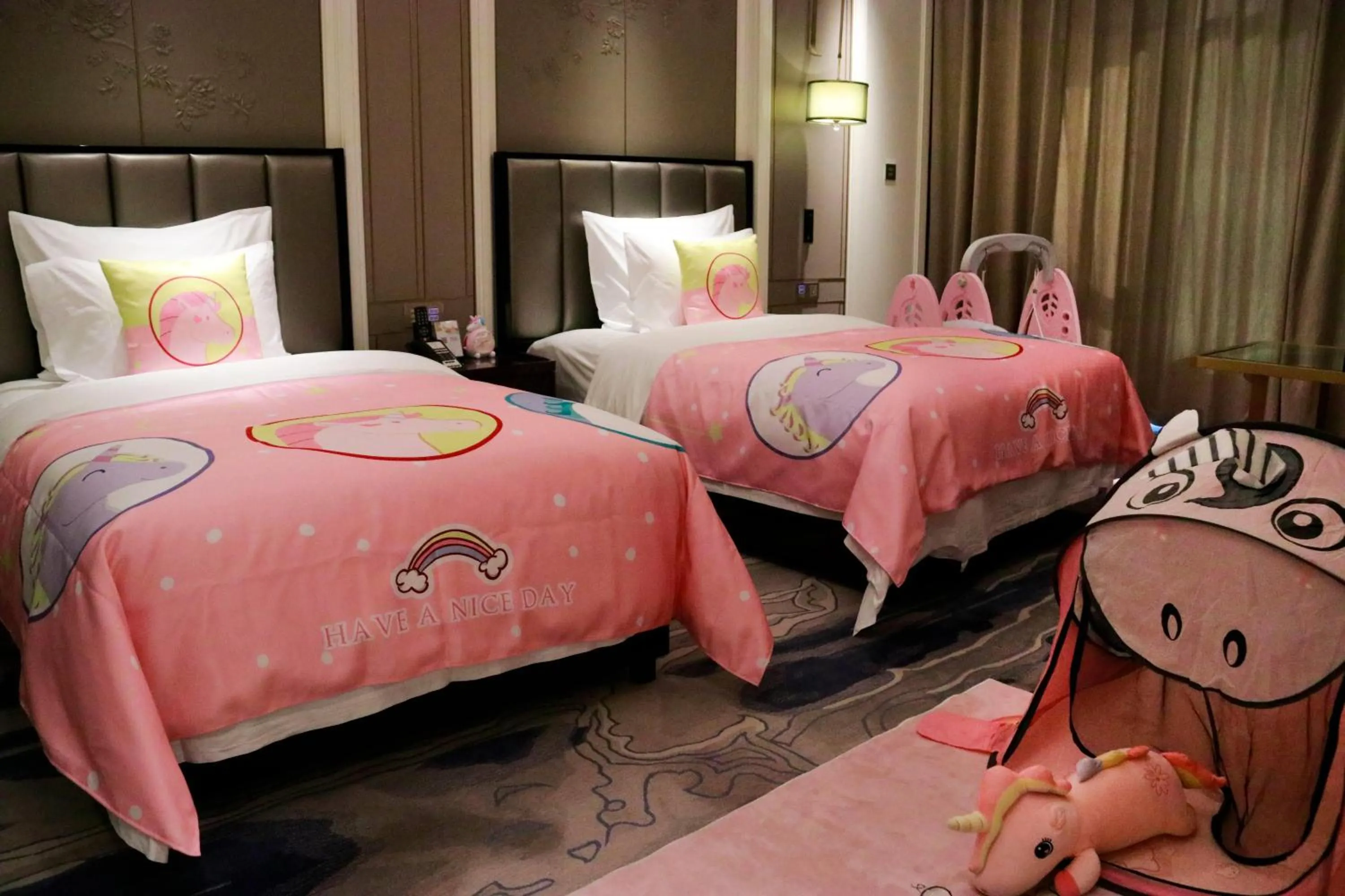 Photo of the whole room, Bed in Wyndham Qingdao