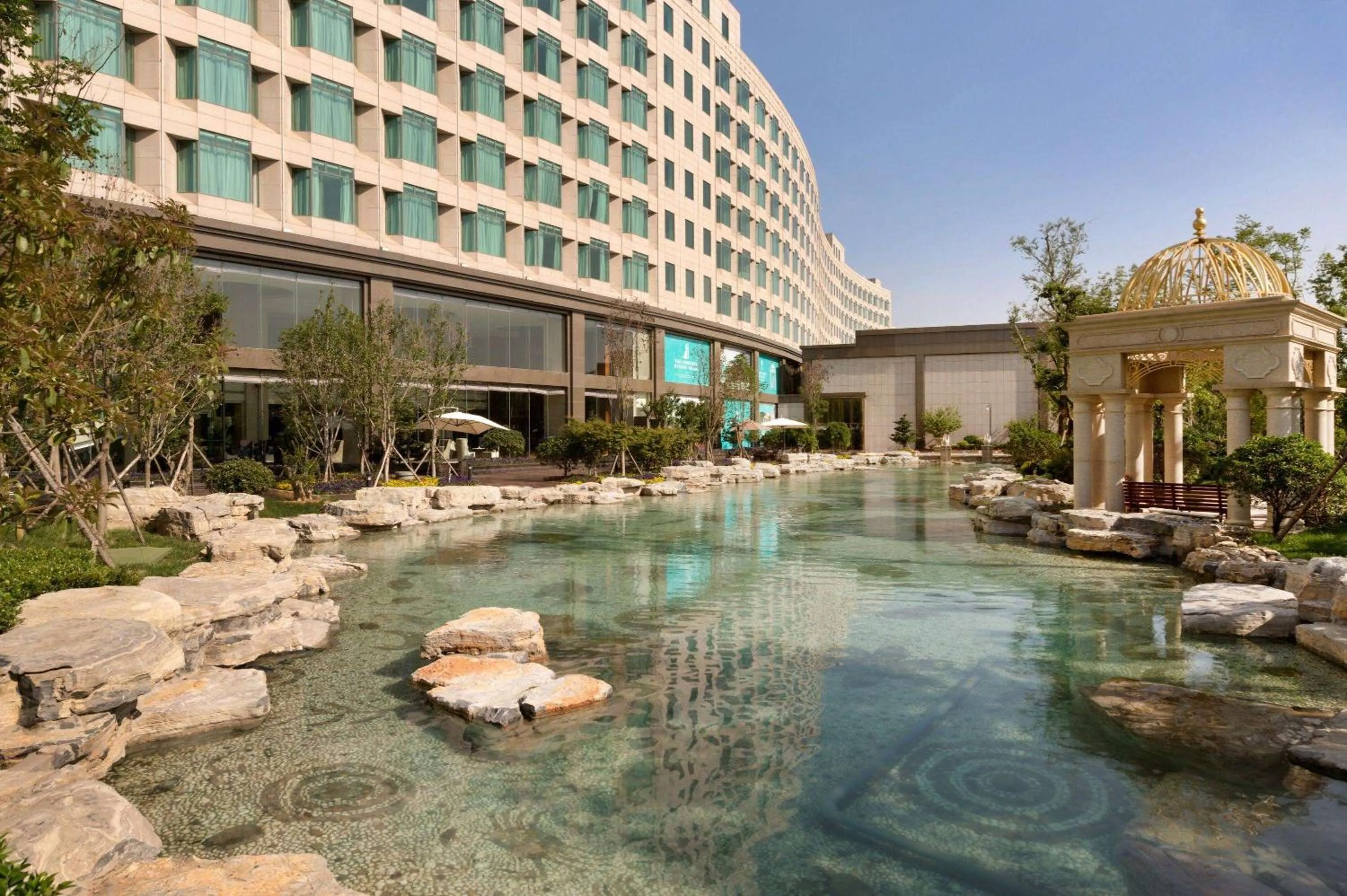 Other in Wyndham Qingdao l Free Fixed-Time Shuttle Service Between Hotel and Airport & North Railway Station l Outdoor Children's Amusement Park l 1-Hour Play Snooker or Table Tennis